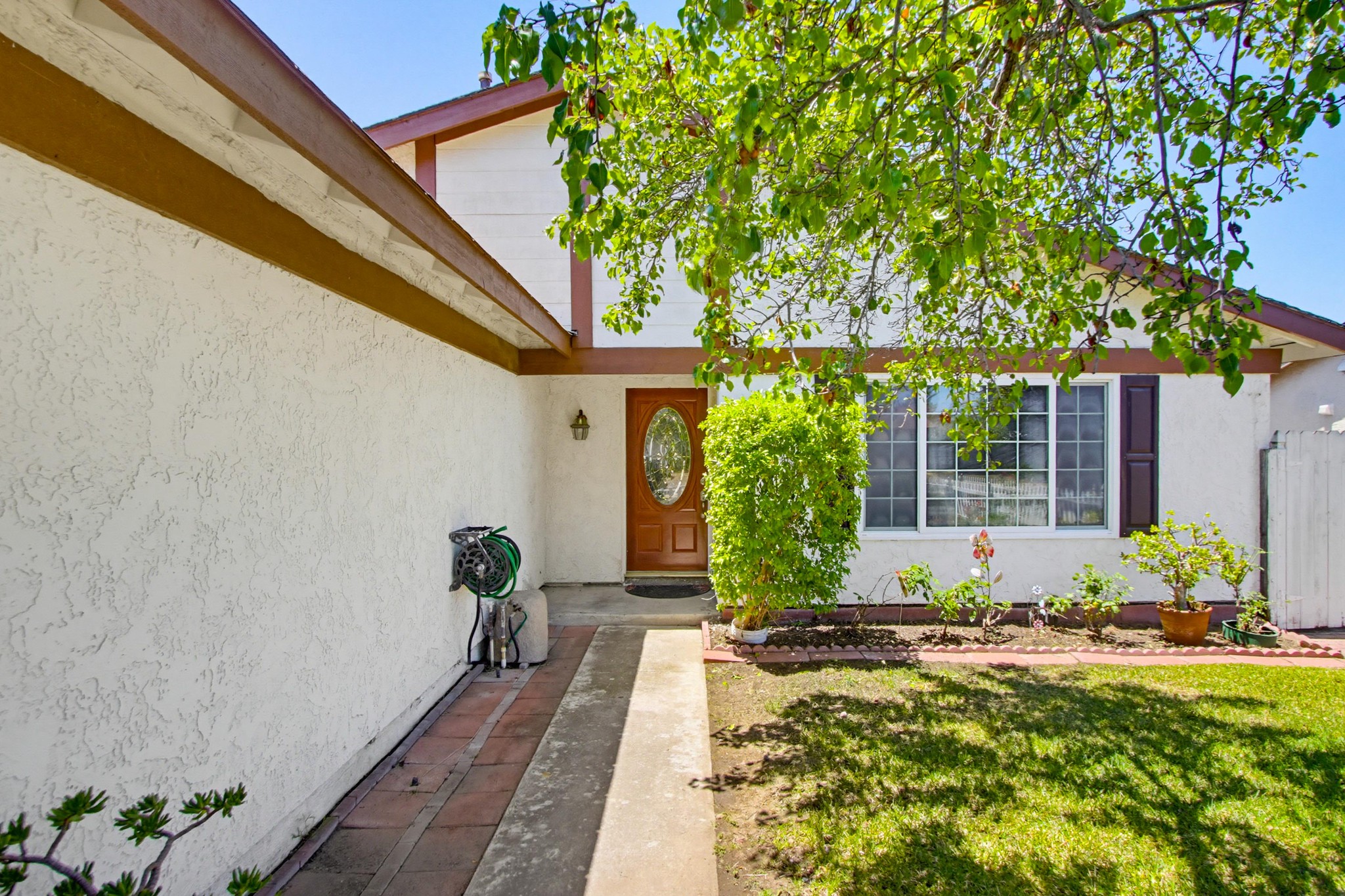 Virtual tour photo 6 of 37 for 11344 Kelowna Rd
