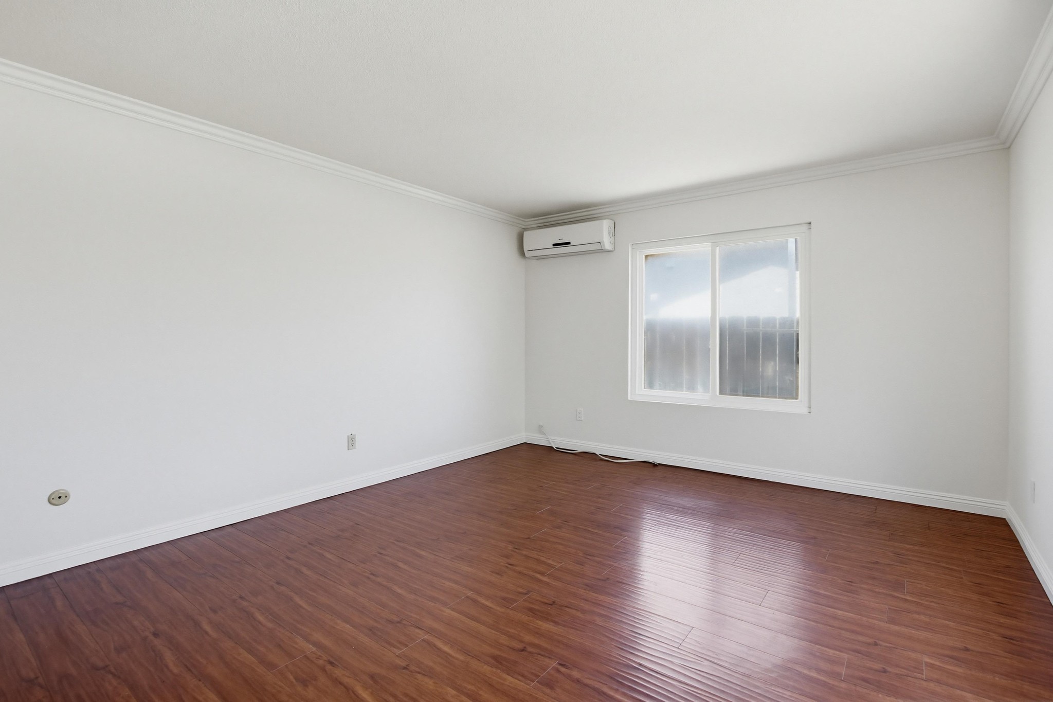 Virtual tour photo 7 of 37 for 11344 Kelowna Rd