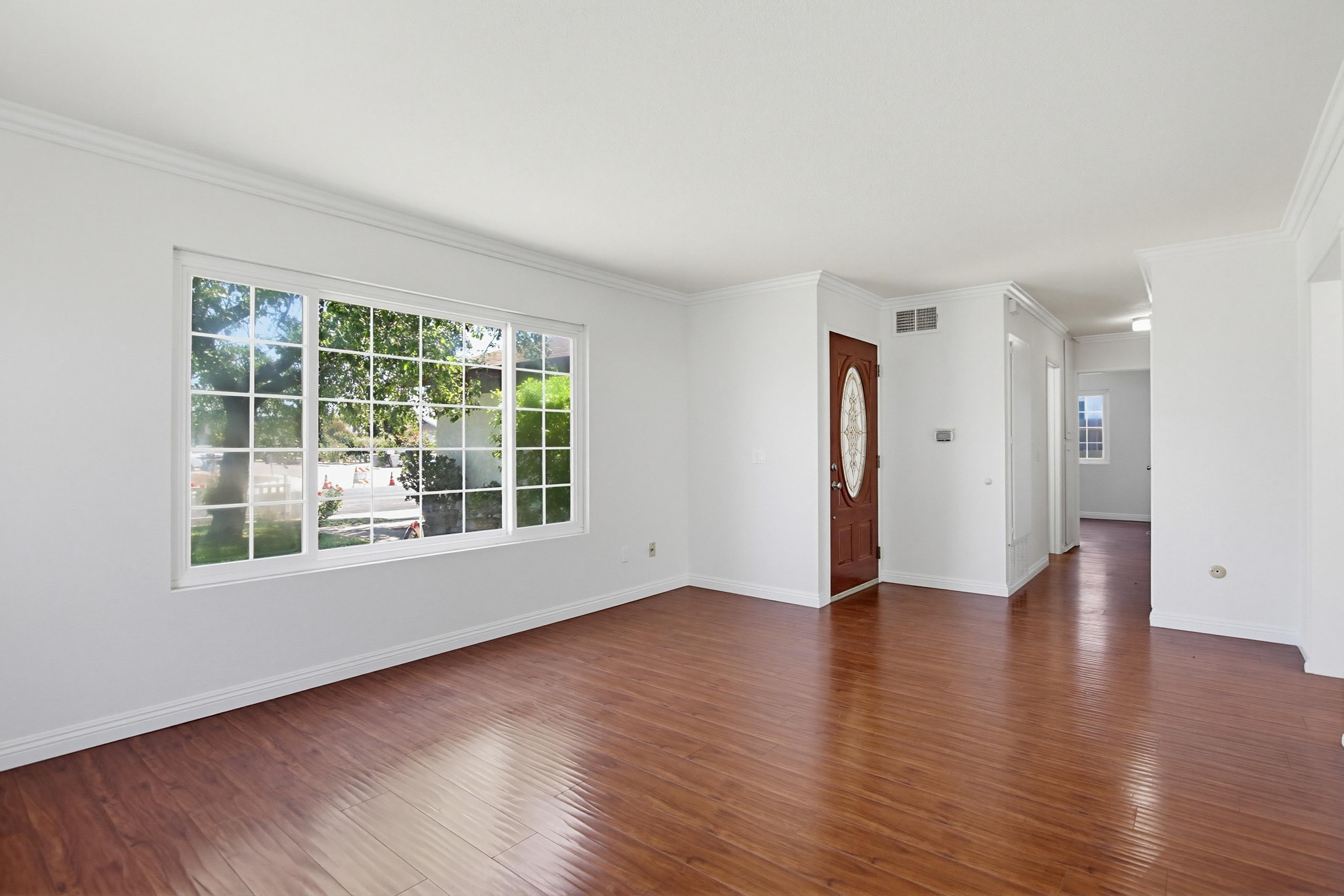 Virtual tour photo 9 of 37 for 11344 Kelowna Rd