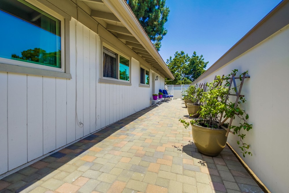 Virtual tour photo 6 of 45 for 11348 Poblado Rd