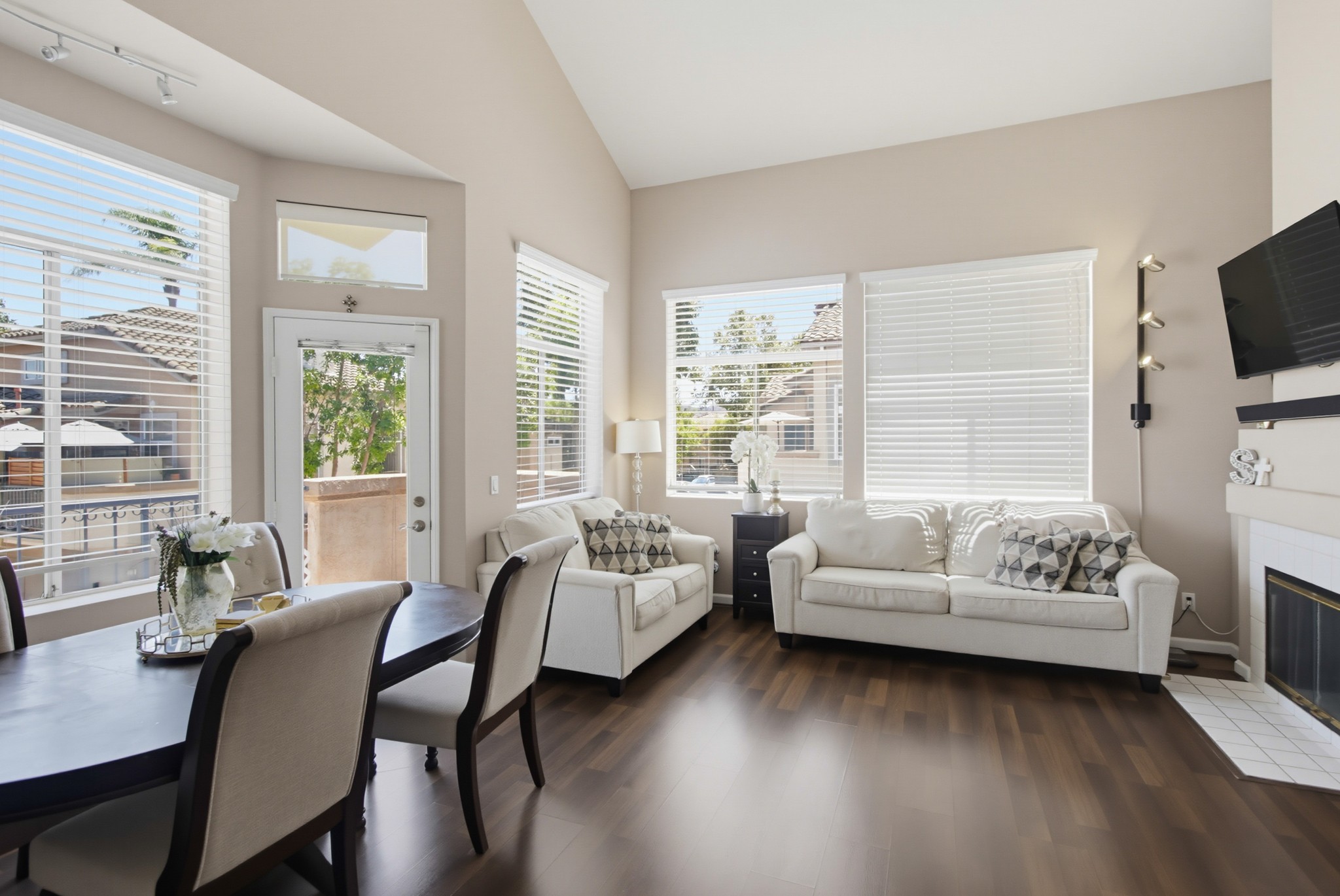 Virtual tour photo 6 of 32 for 11372 Via Rancho San Diego Unit A