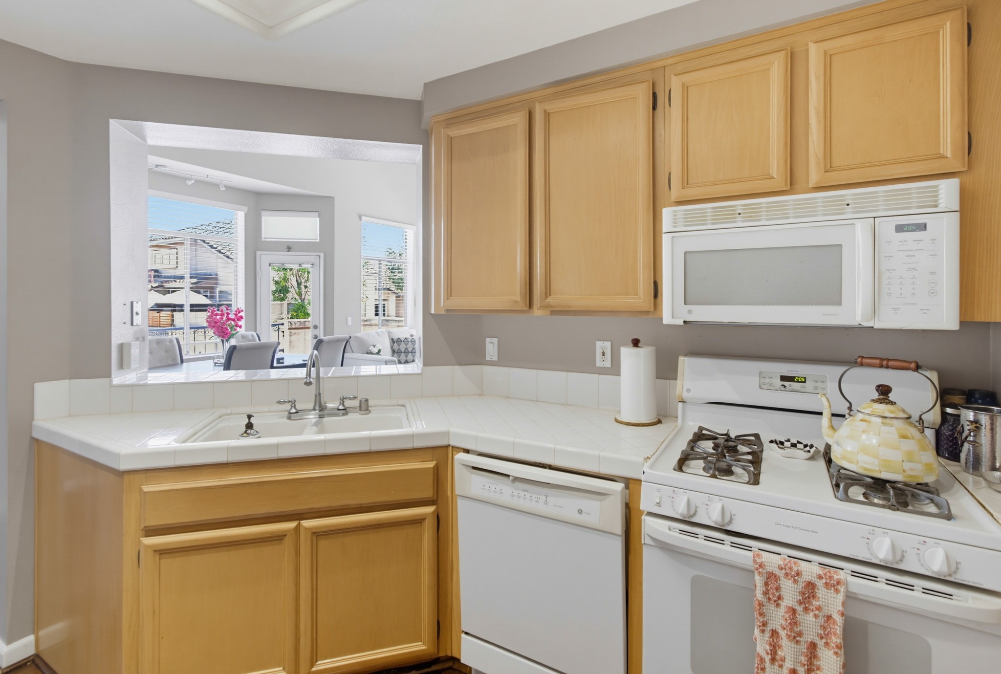 Virtual tour photo 12 of 32 for 11372 Via Rancho San Diego Unit A