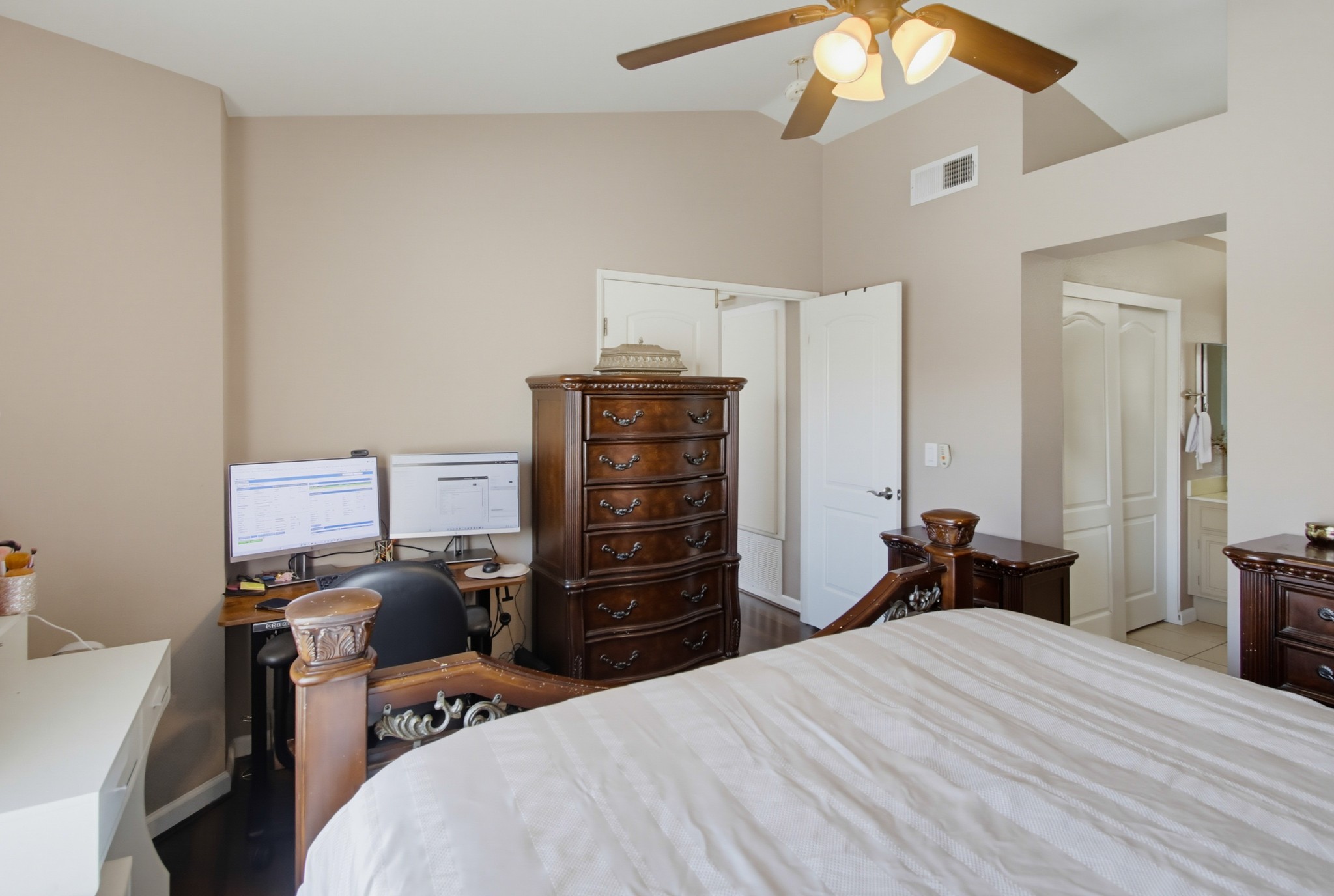 Virtual tour photo 23 of 32 for 11372 Via Rancho San Diego Unit A