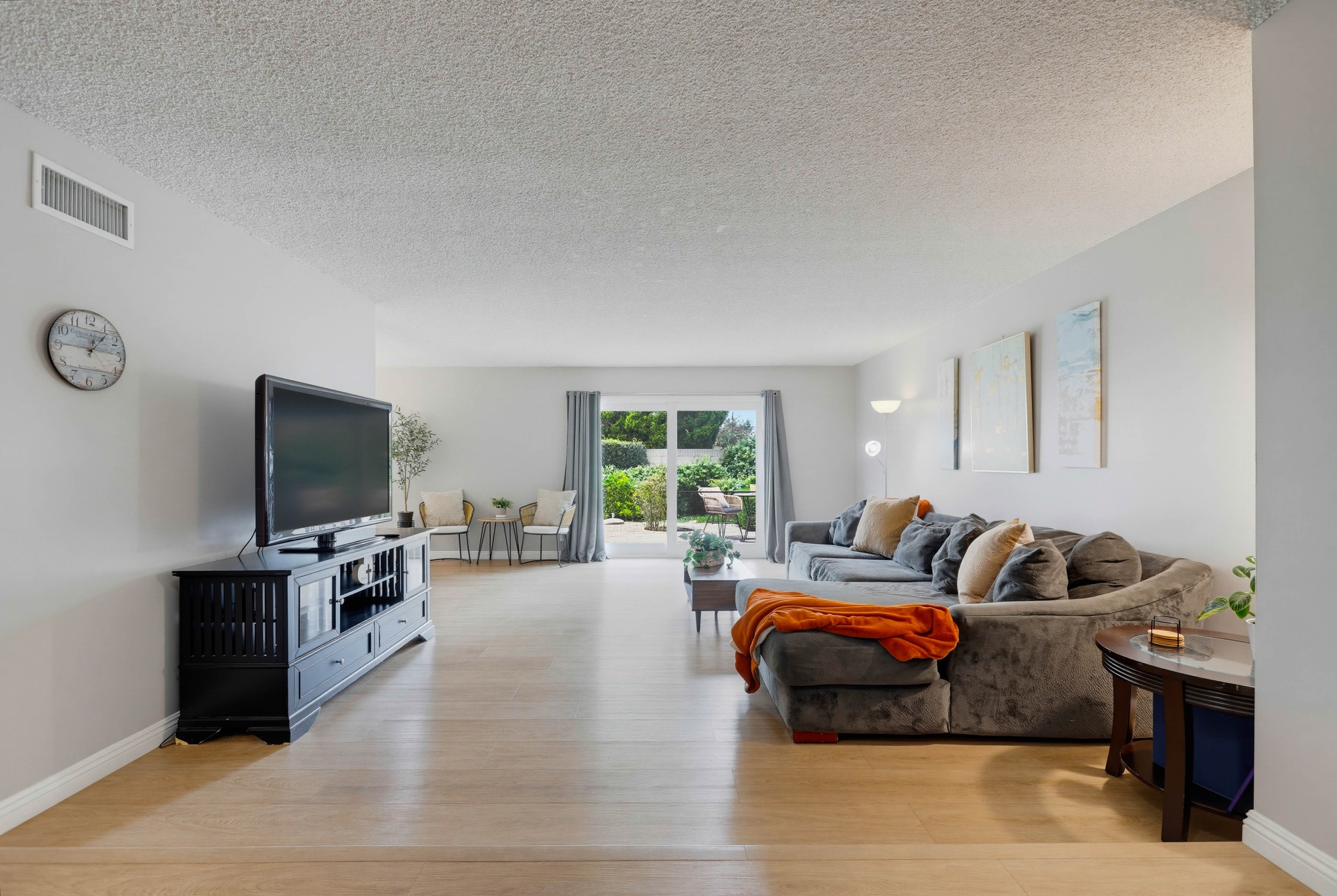 Virtual tour photo 7 of 73 for 11389 Providencia St