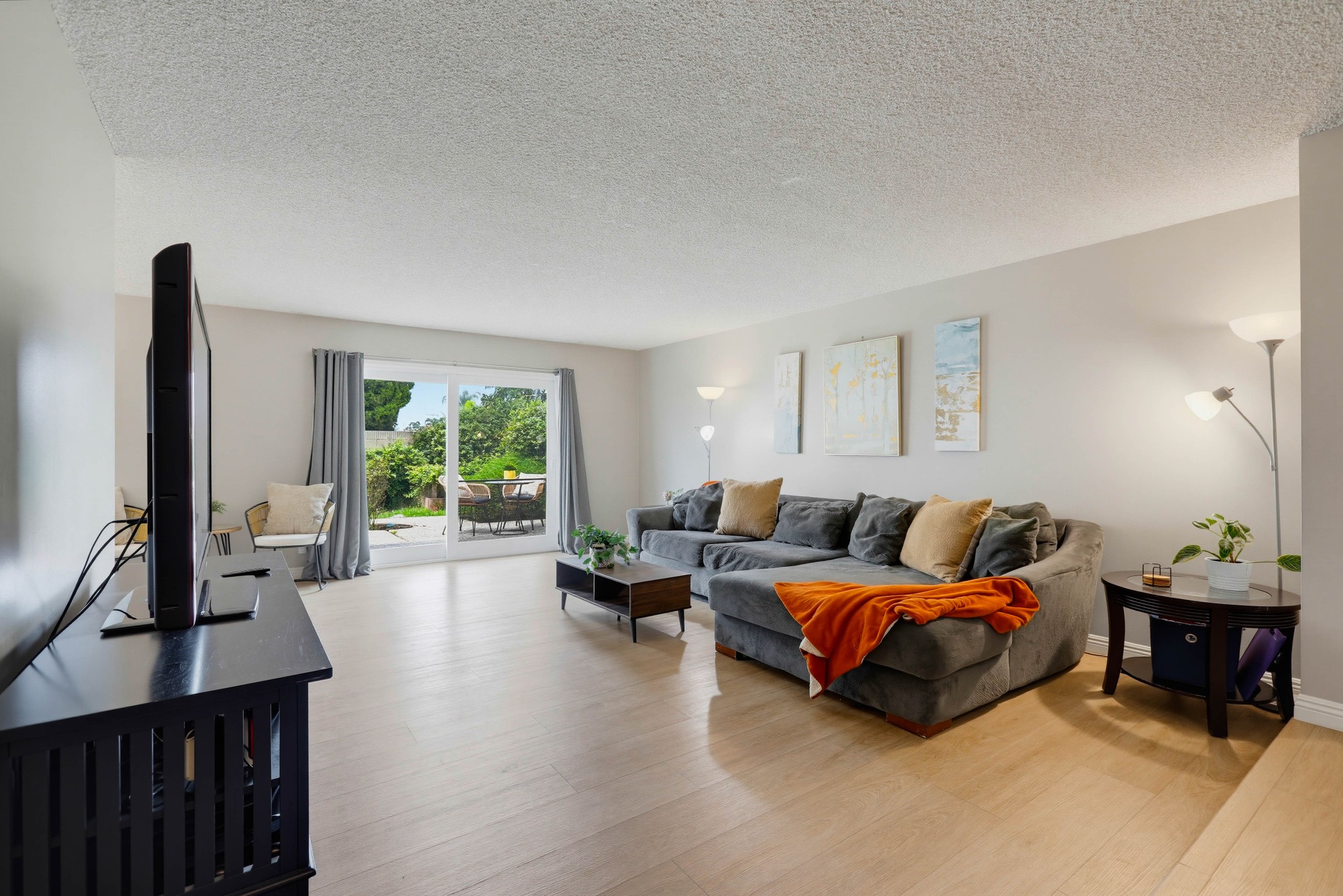 Virtual tour photo 8 of 73 for 11389 Providencia St