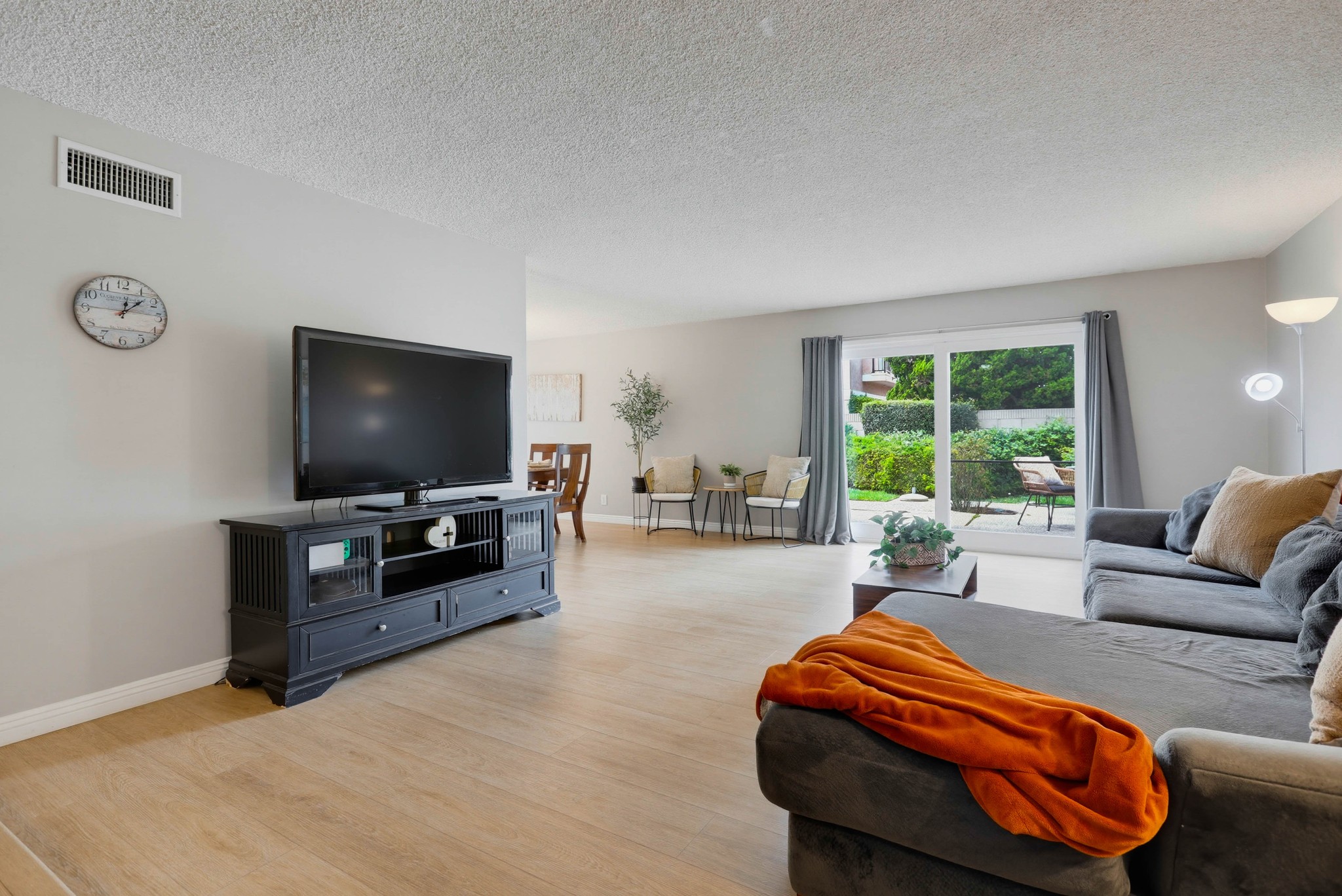 Virtual tour photo 9 of 73 for 11389 Providencia St