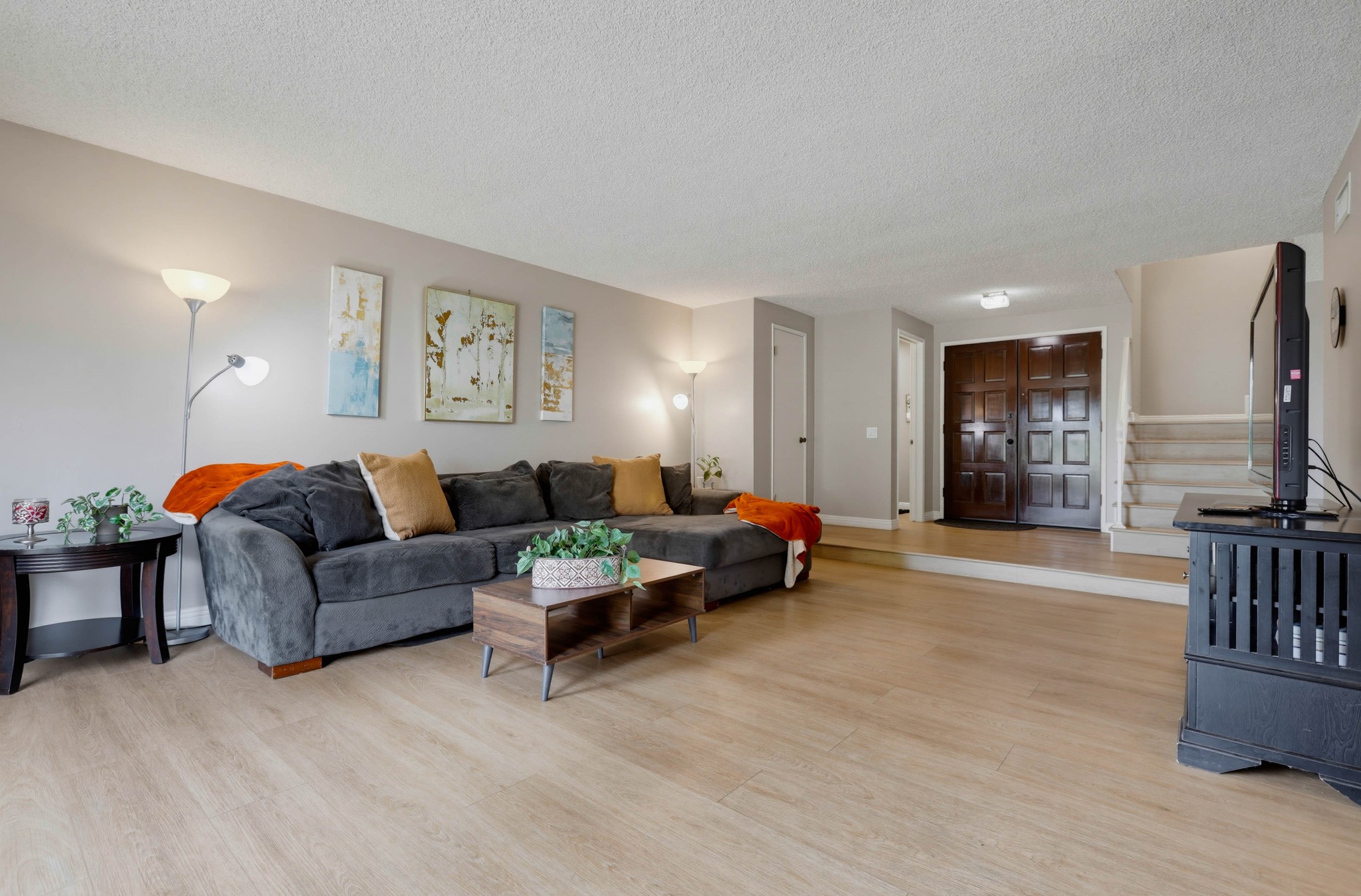 Virtual tour photo 10 of 73 for 11389 Providencia St