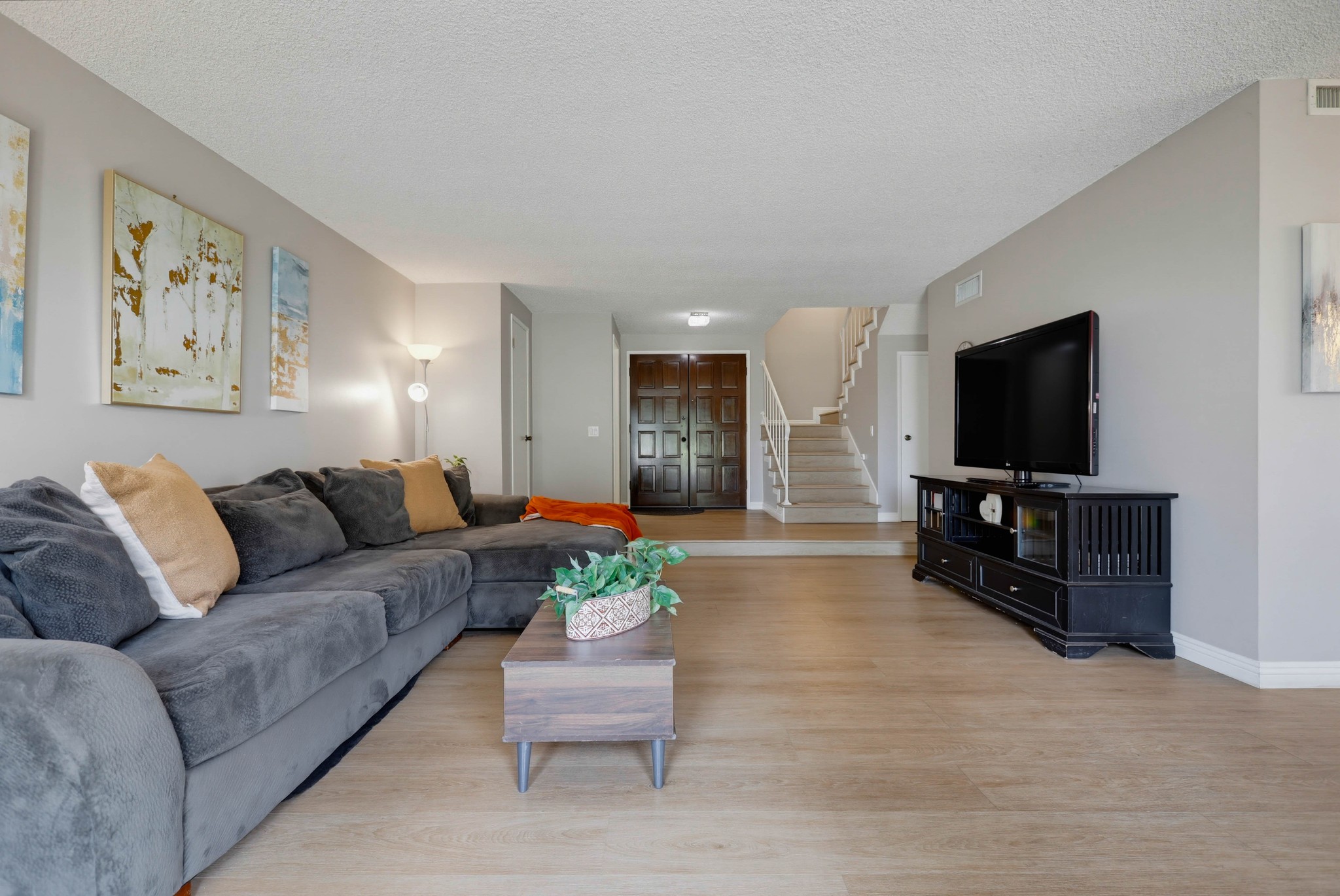 Virtual tour photo 11 of 73 for 11389 Providencia St