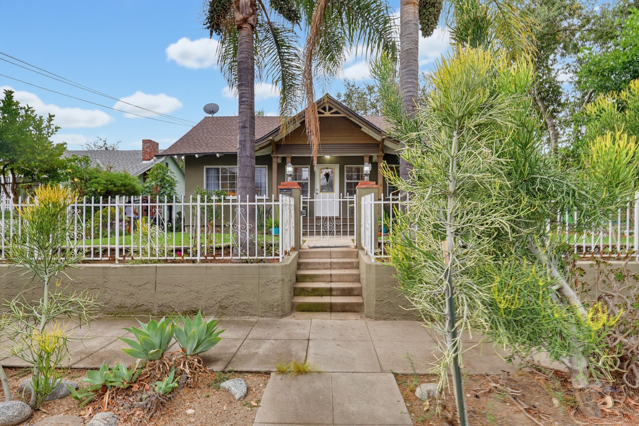 Virtual tour photo 5 of 84 for 114 W Montana St