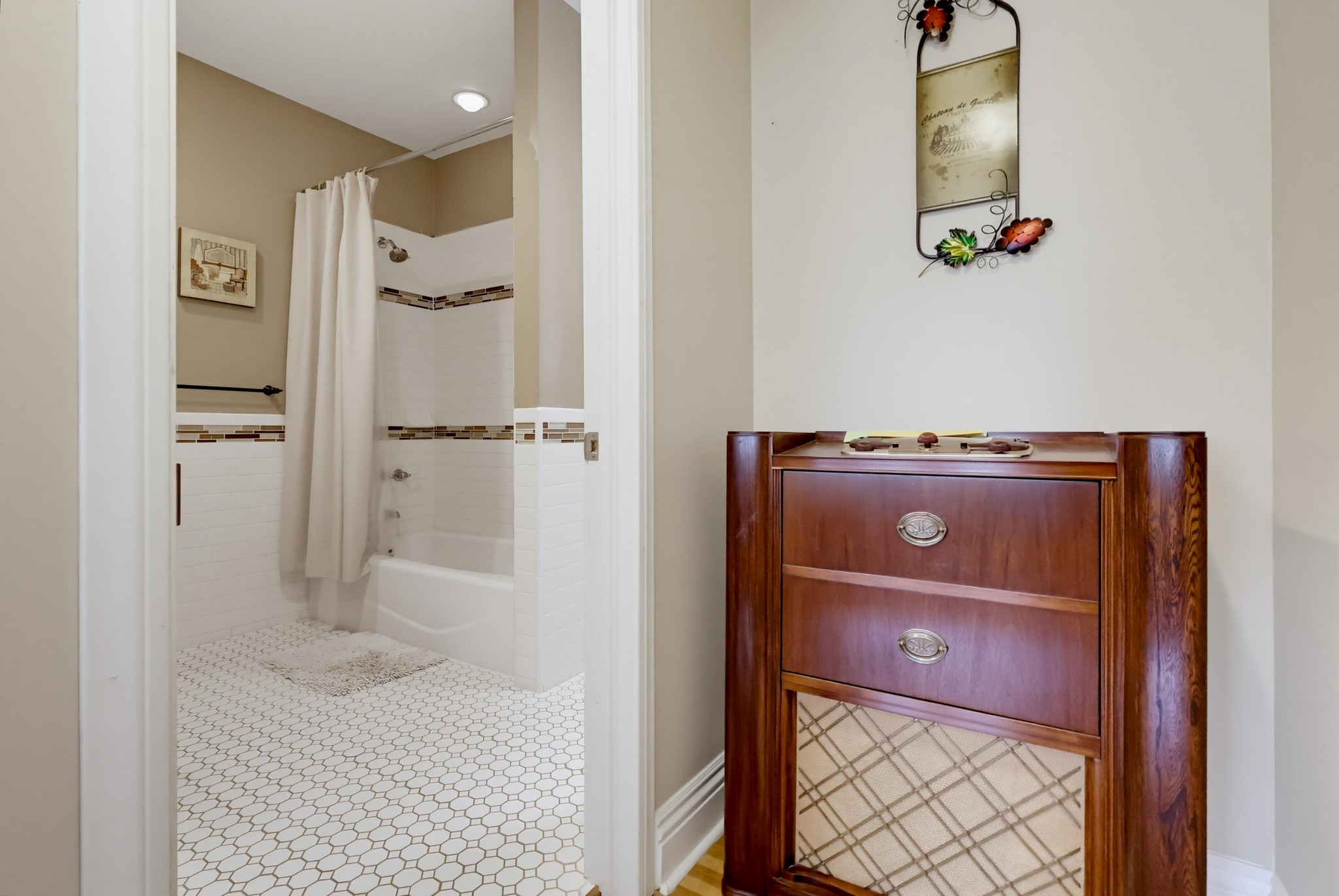 Virtual tour photo 36 of 84 for 114 W Montana St