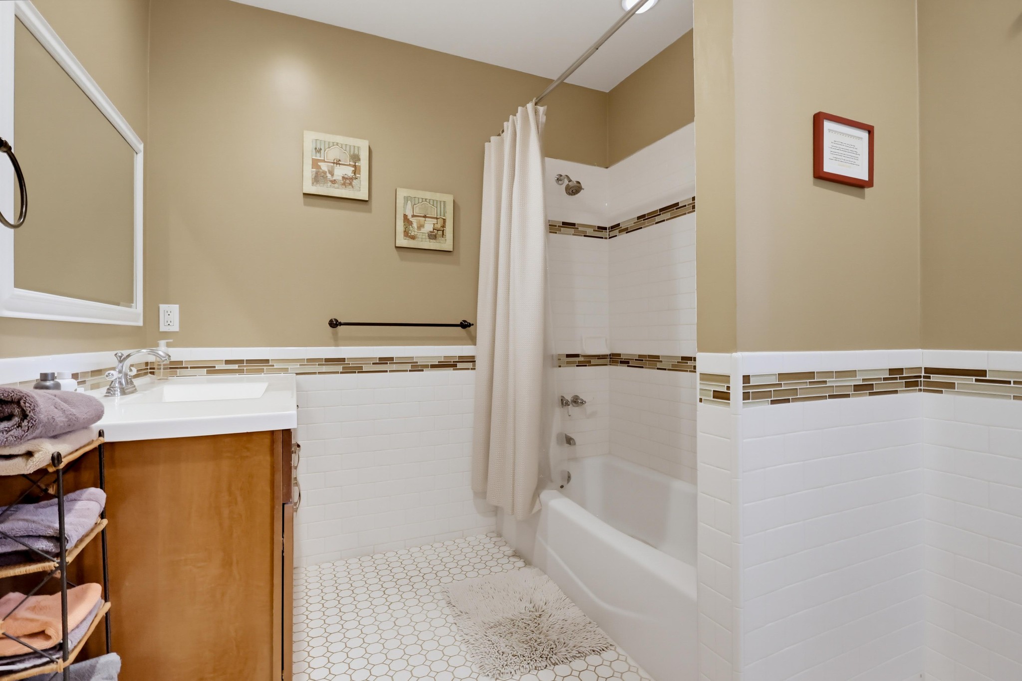Virtual tour photo 37 of 84 for 114 W Montana St