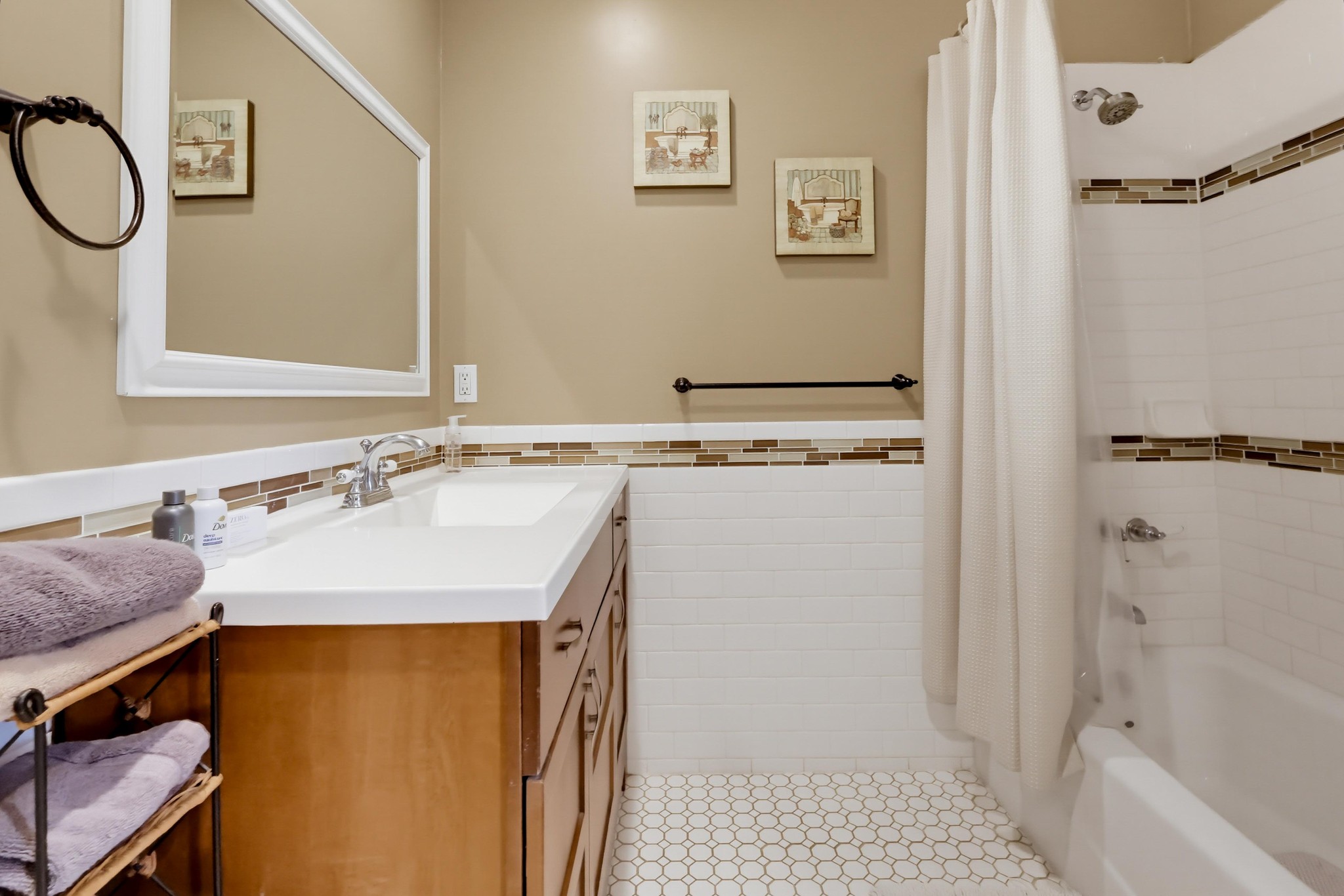 Virtual tour photo 38 of 84 for 114 W Montana St