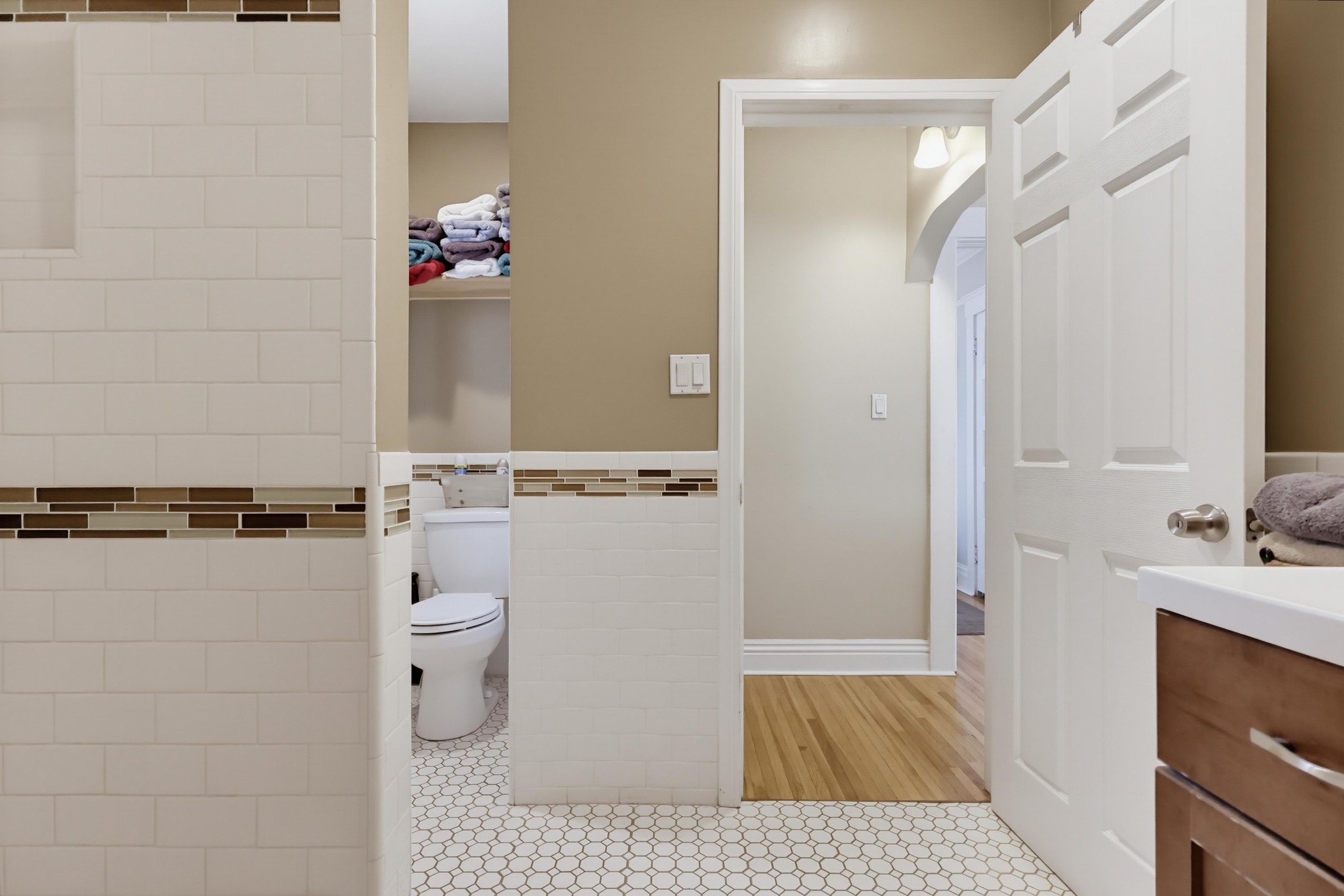 Virtual tour photo 40 of 84 for 114 W Montana St