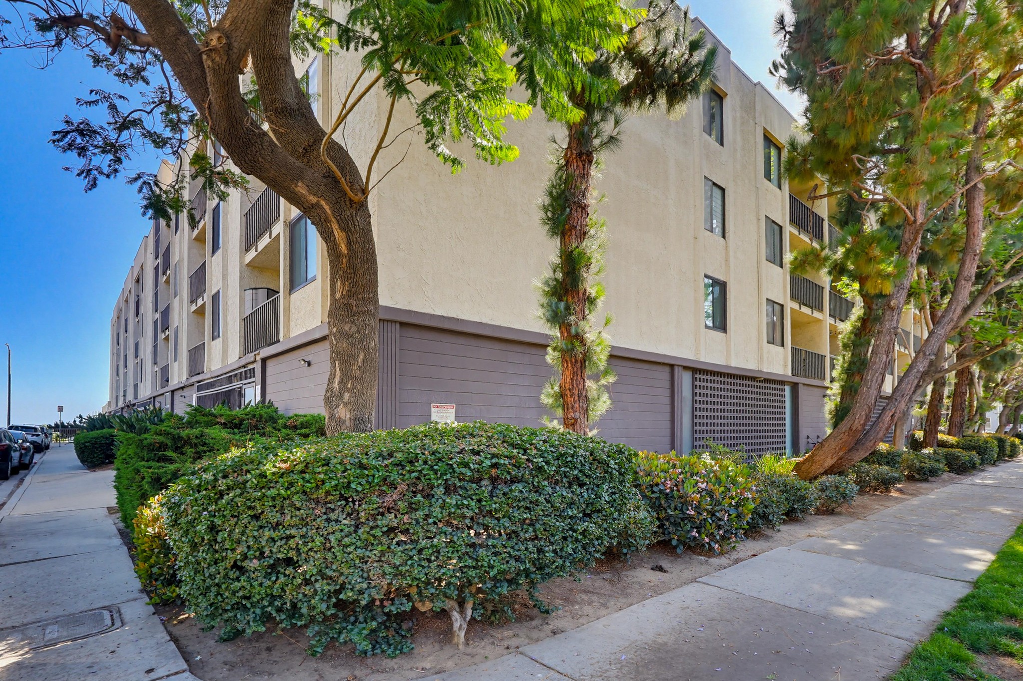 Virtual tour photo 5 of 65 for 1140 E Ocean Blvd UNIT 220