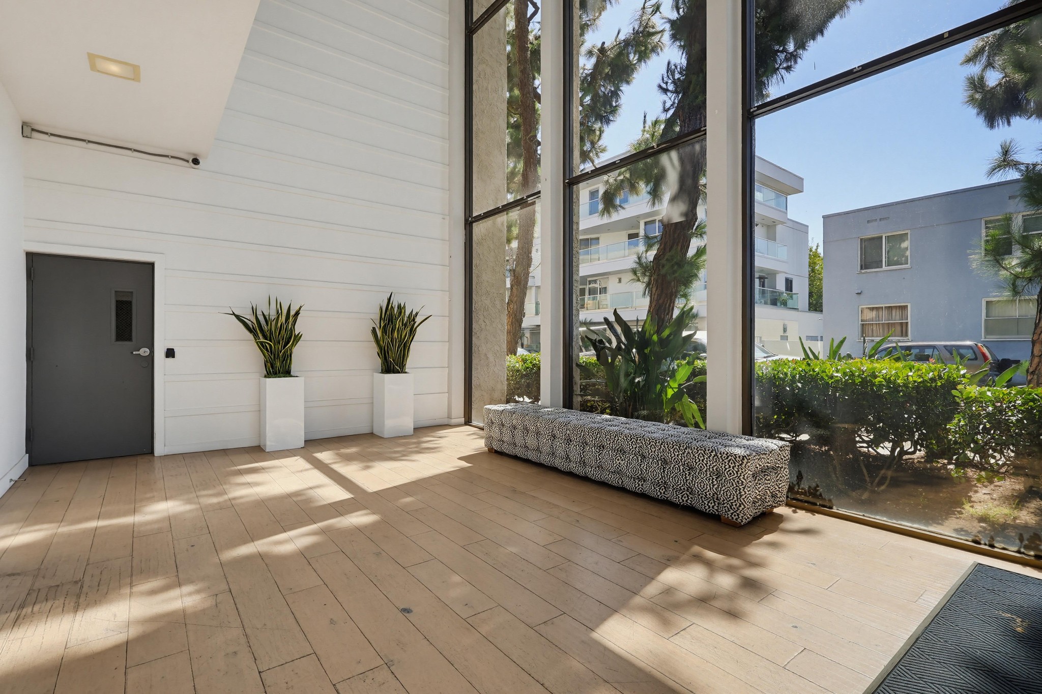 Virtual tour photo 10 of 65 for 1140 E Ocean Blvd UNIT 220