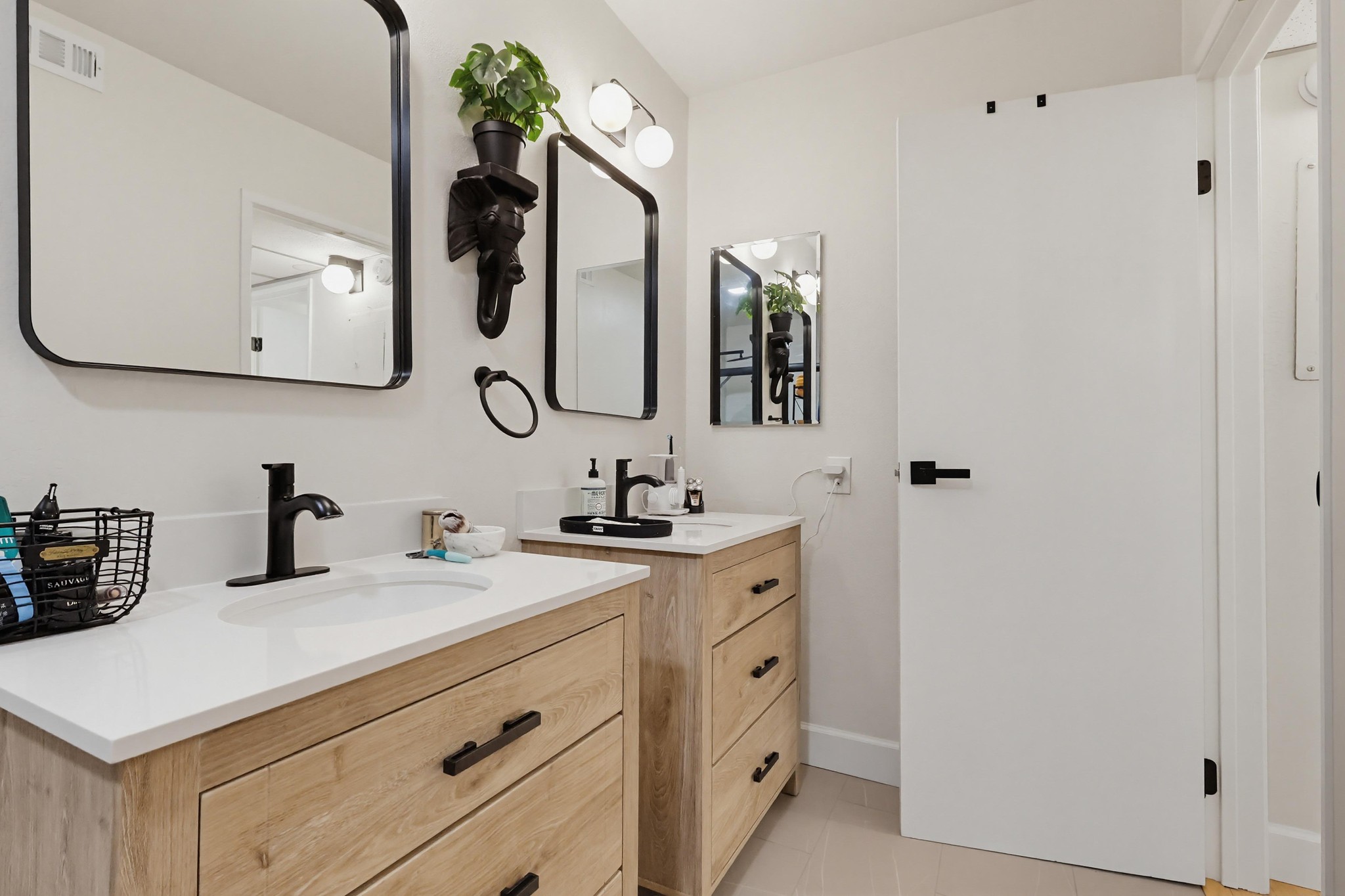 Virtual tour photo 42 of 65 for 1140 E Ocean Blvd UNIT 220