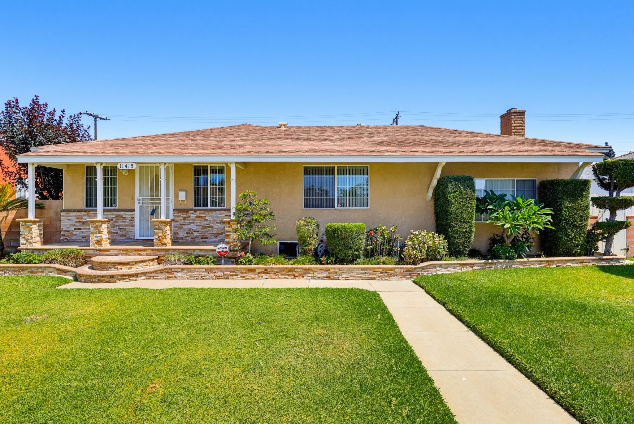 Virtual tour photo 5 of 76 for 11415 Liggett St
