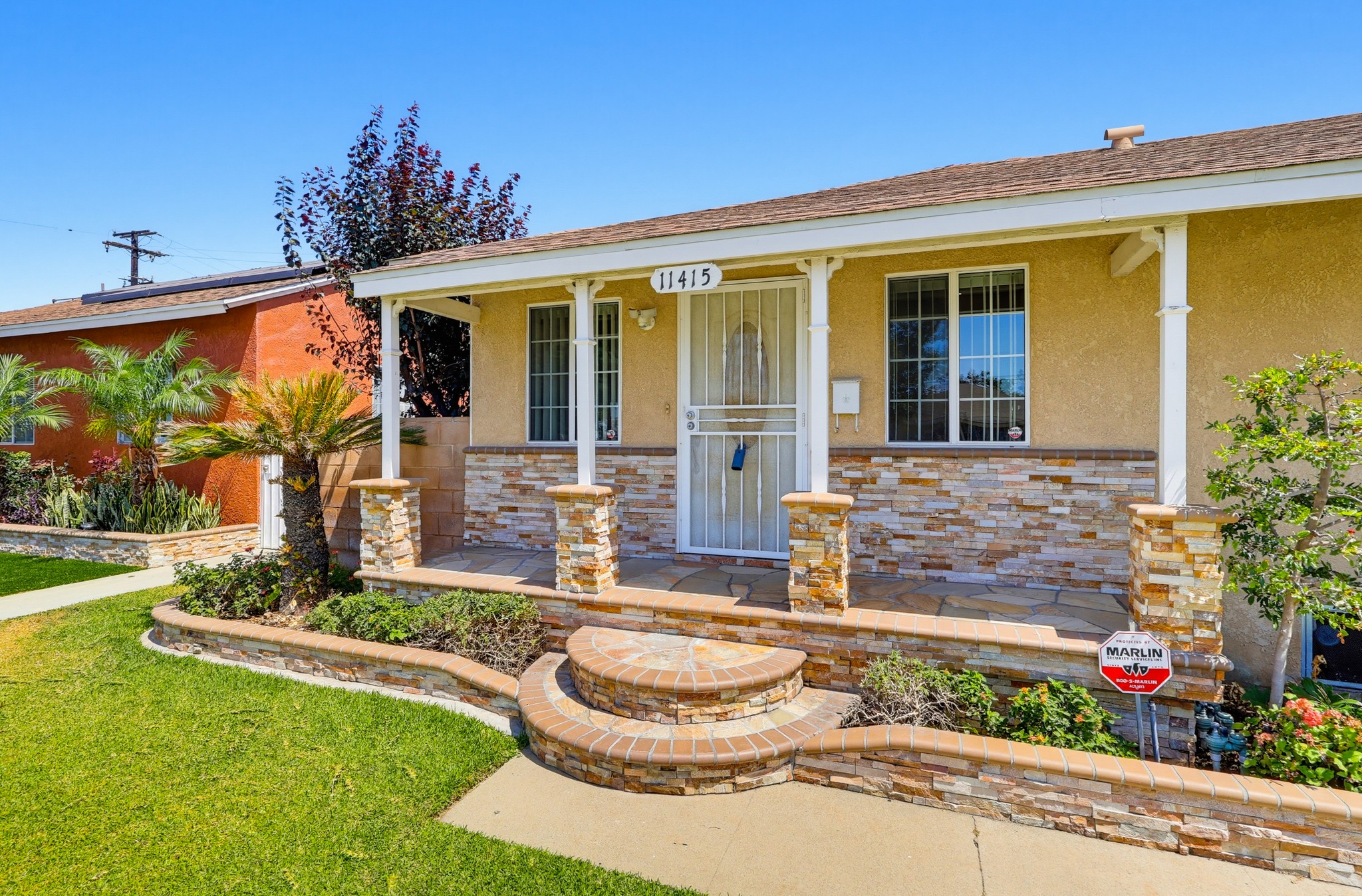 Virtual tour photo 6 of 76 for 11415 Liggett St