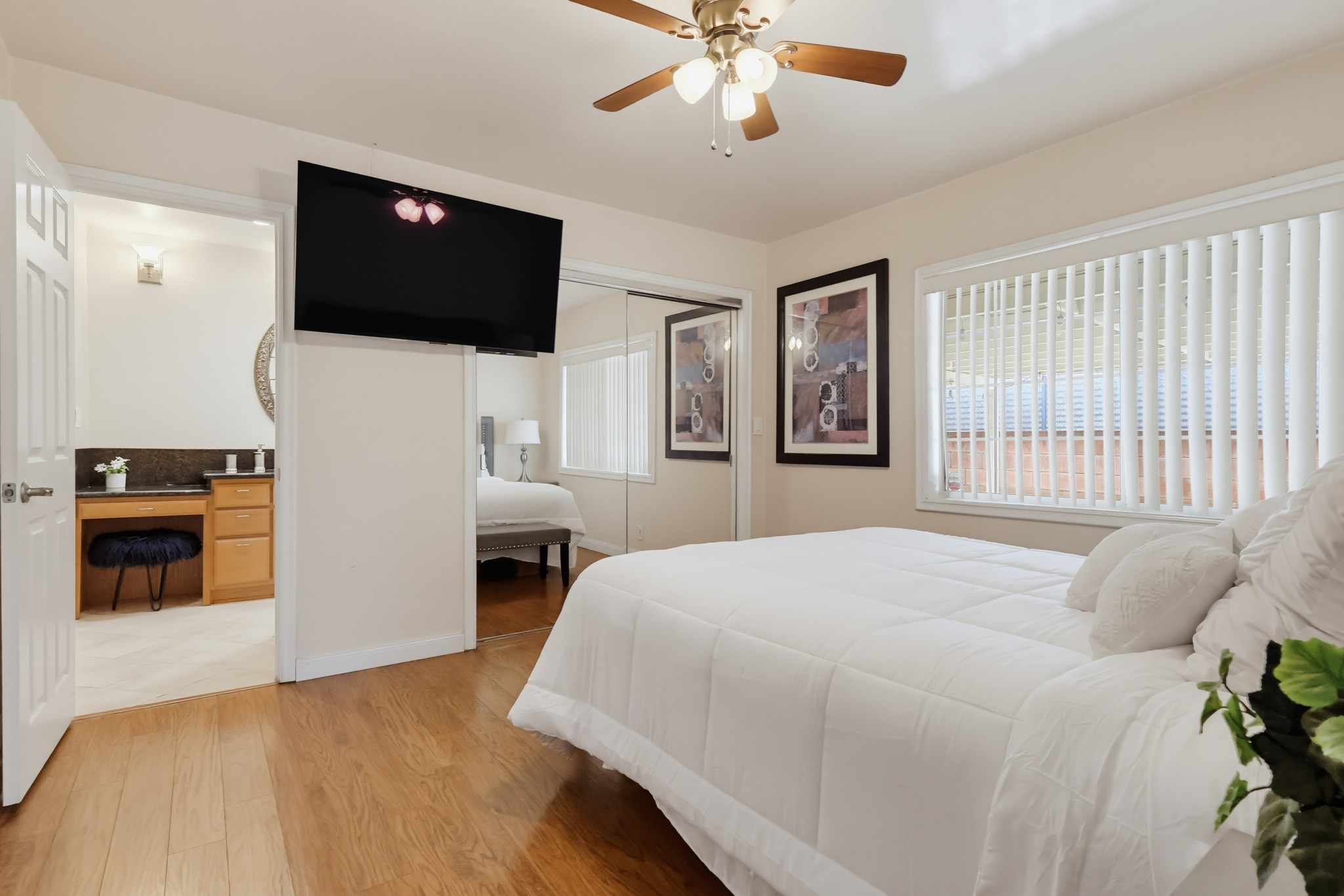 Virtual tour photo 33 of 76 for 11415 Liggett St