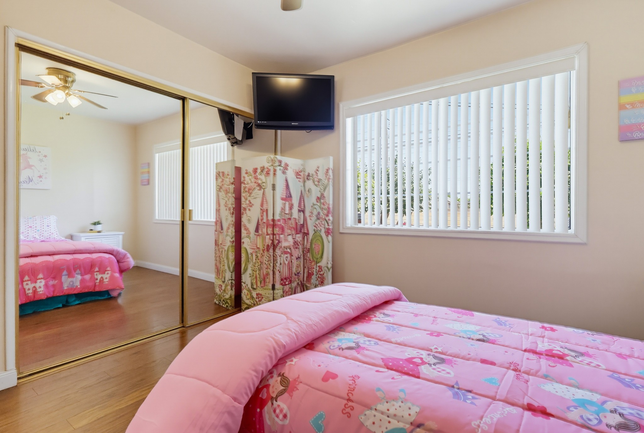 Virtual tour photo 46 of 76 for 11415 Liggett St