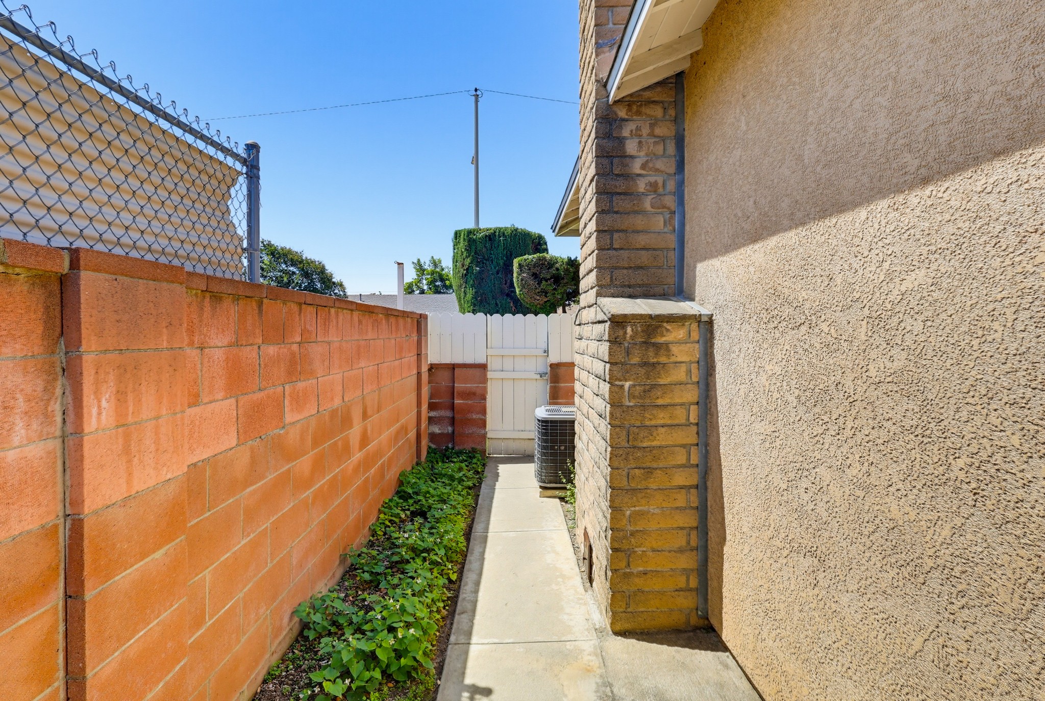 Virtual tour photo 57 of 76 for 11415 Liggett St