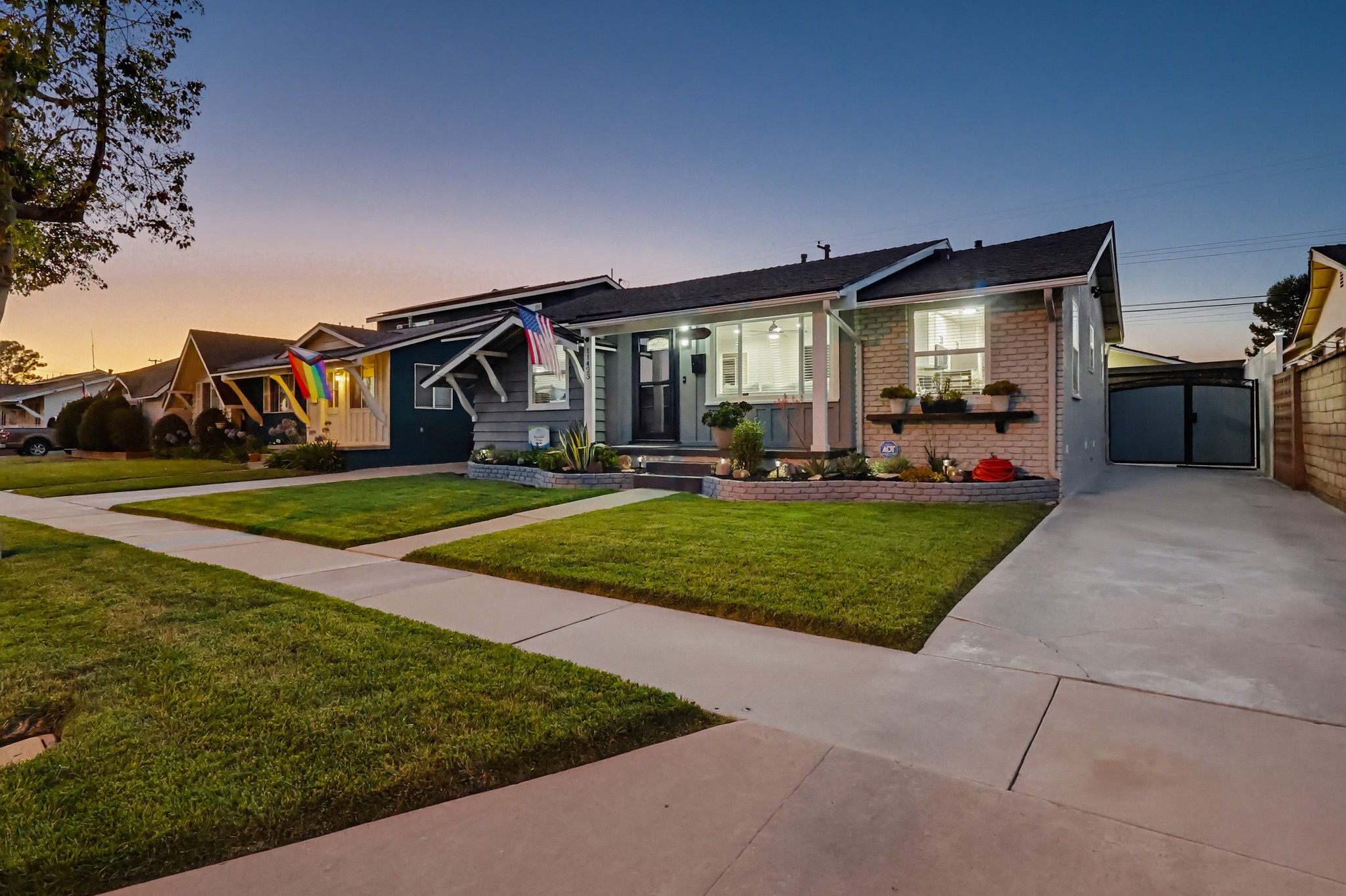 Virtual tour photo 3 of 107 for 11423 213th St