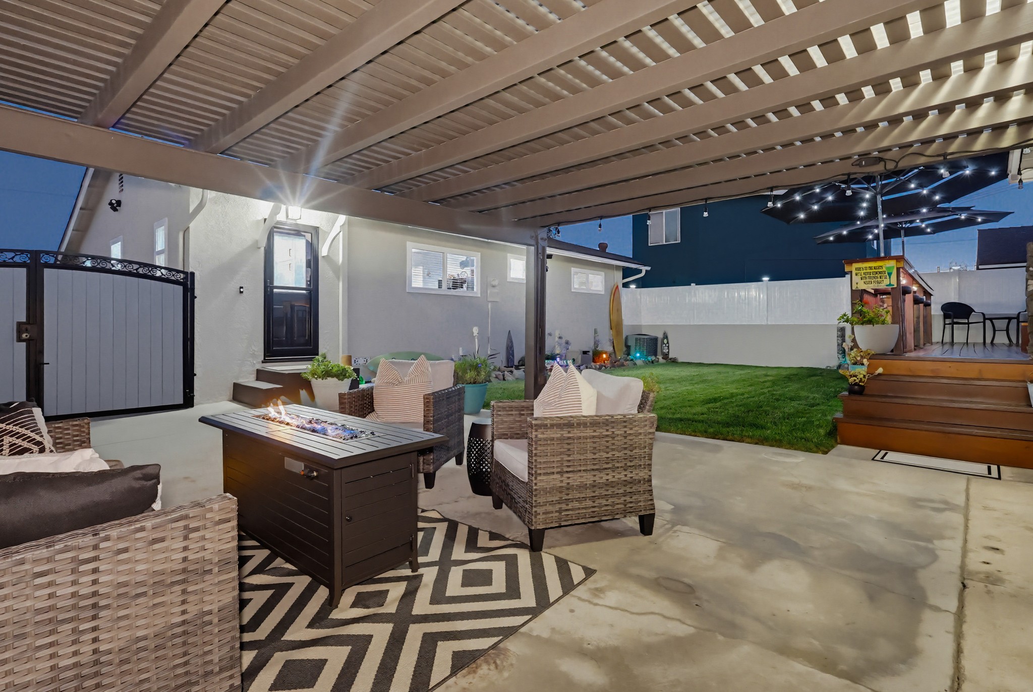 Virtual tour photo 12 of 107 for 11423 213th St