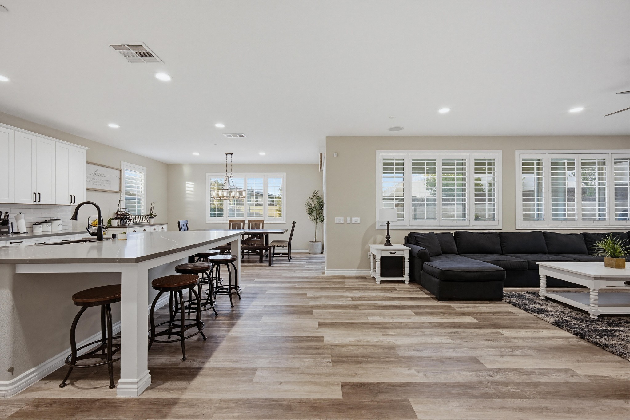 Virtual tour photo 14 of 82 for 11430 Lyle Ln