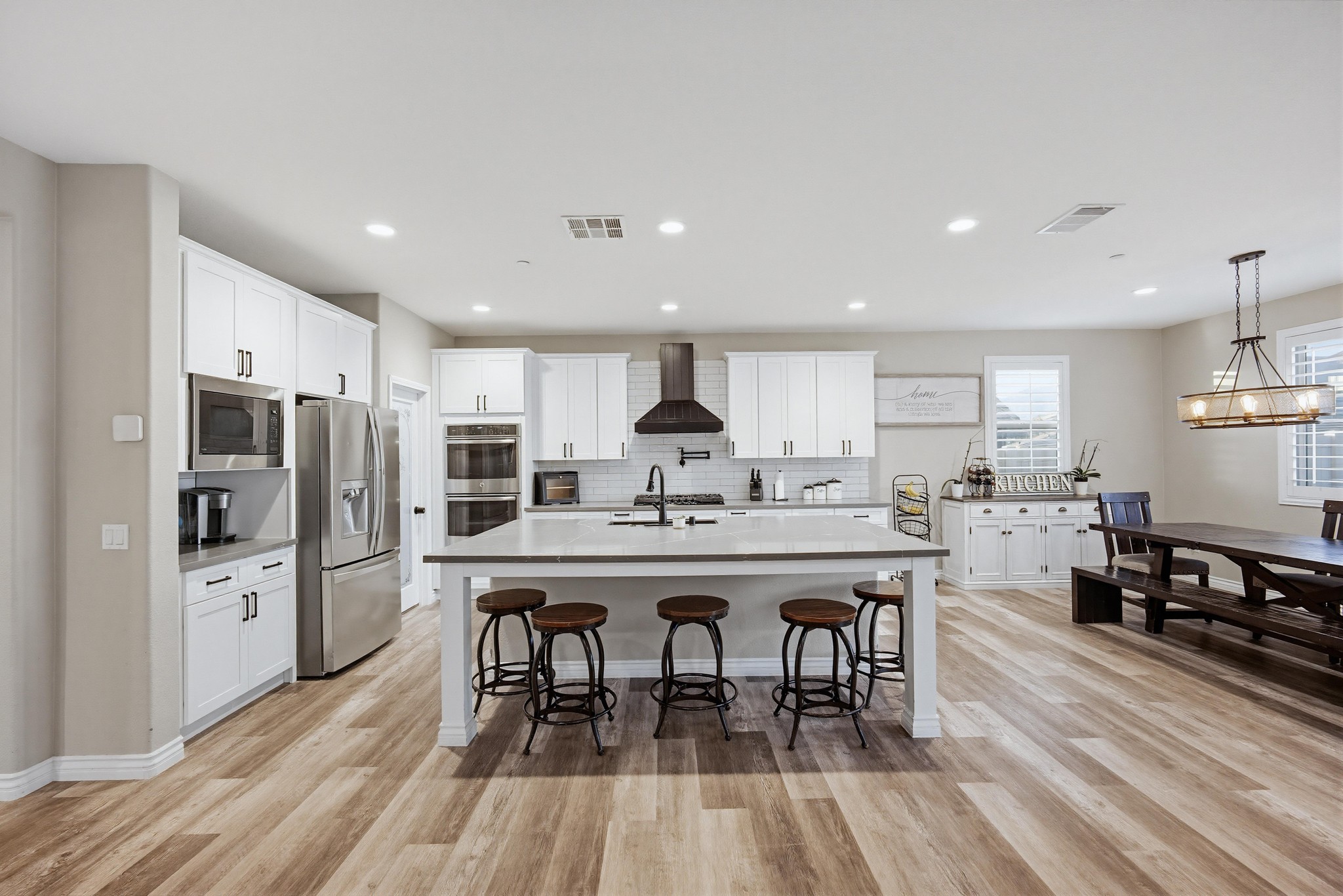 Virtual tour photo 16 of 82 for 11430 Lyle Ln
