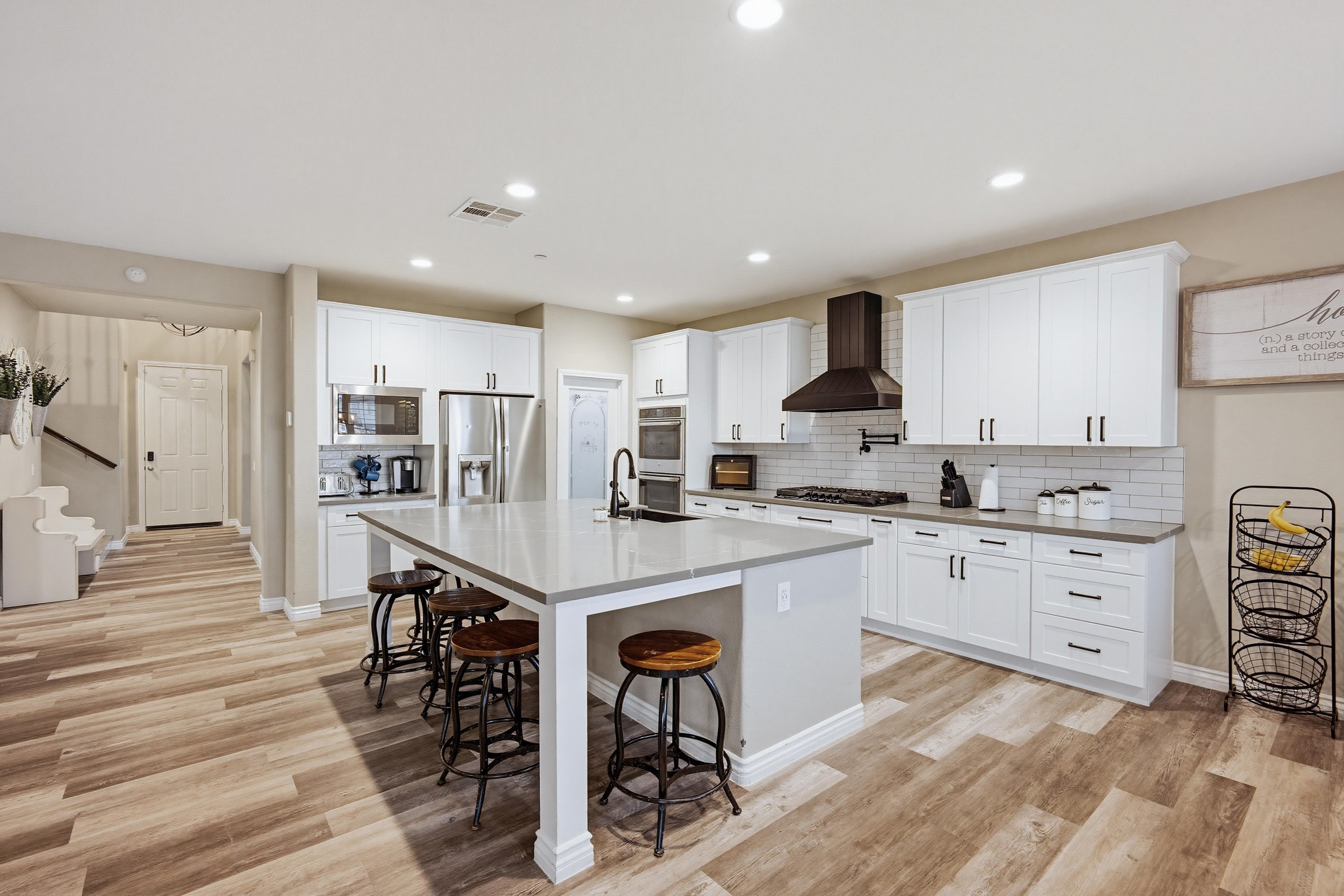 Virtual tour photo 17 of 82 for 11430 Lyle Ln