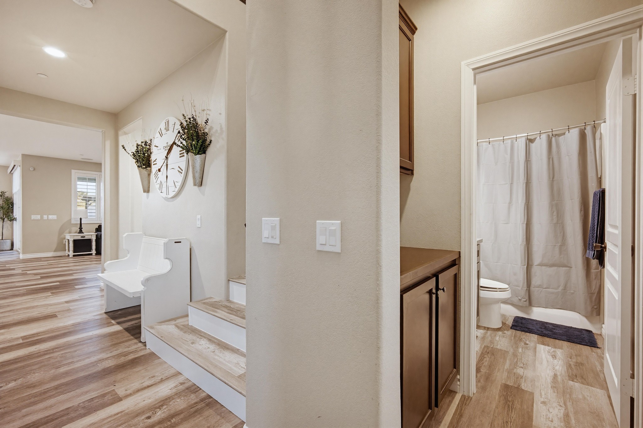 Virtual tour photo 32 of 82 for 11430 Lyle Ln