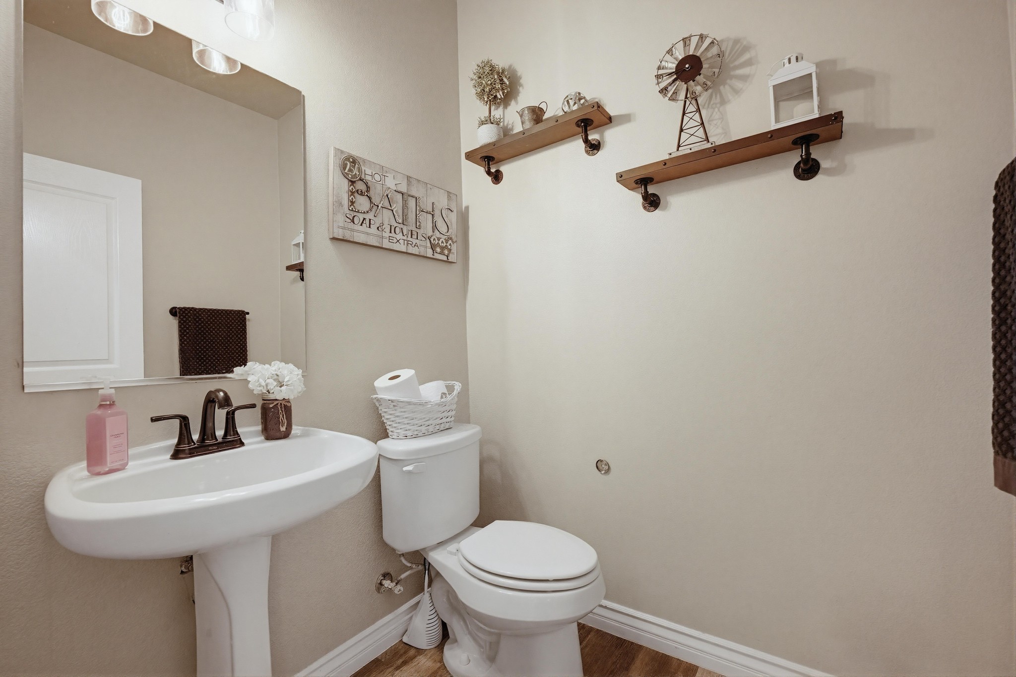Virtual tour photo 64 of 82 for 11430 Lyle Ln