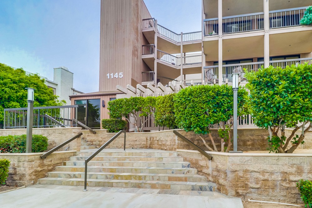Virtual tour photo 5 of 76 for 1145 Pacific Beach Dr