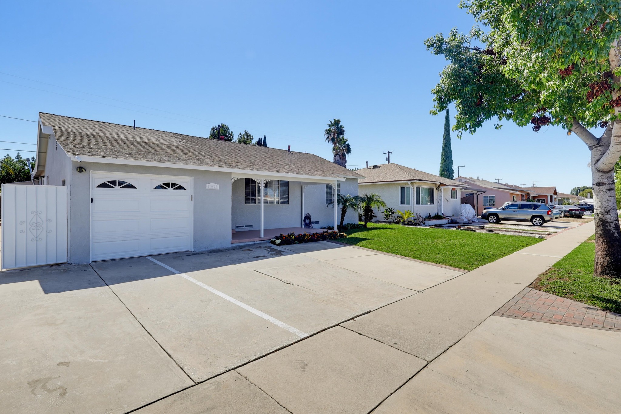 Virtual tour photo 4 of 79 for 11456 Mclaren St