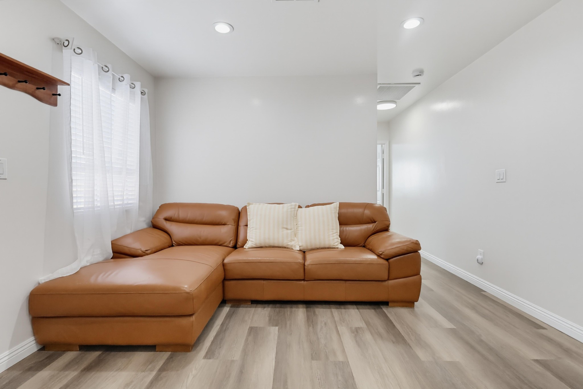 Virtual tour photo 7 of 79 for 11456 Mclaren St