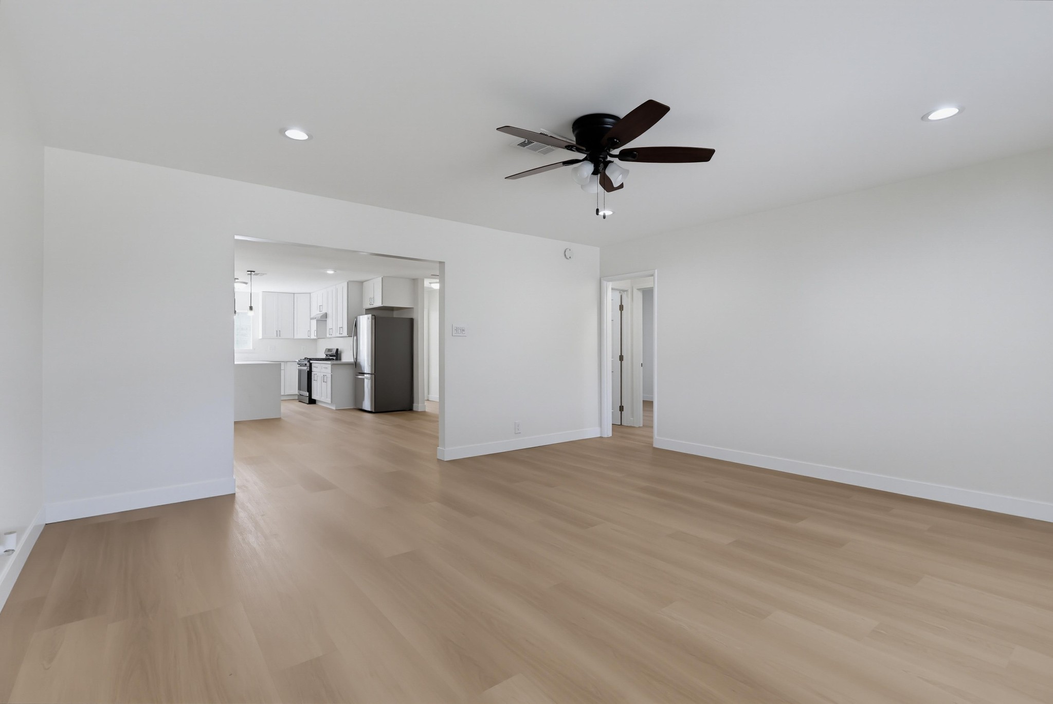 Virtual tour photo 11 of 79 for 11456 Mclaren St