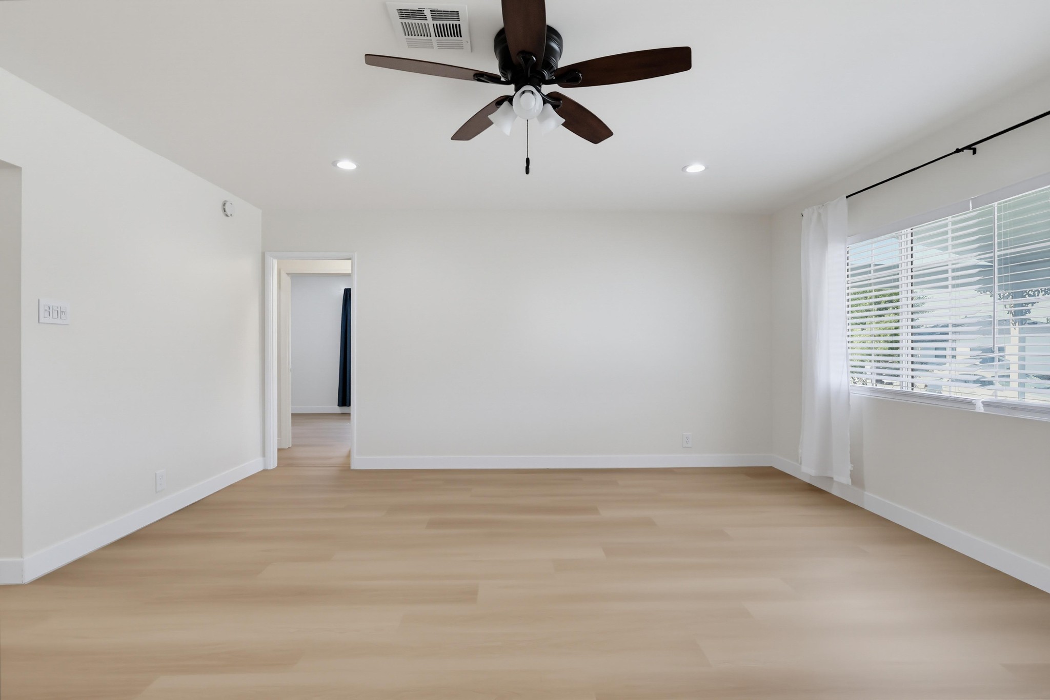 Virtual tour photo 12 of 79 for 11456 Mclaren St