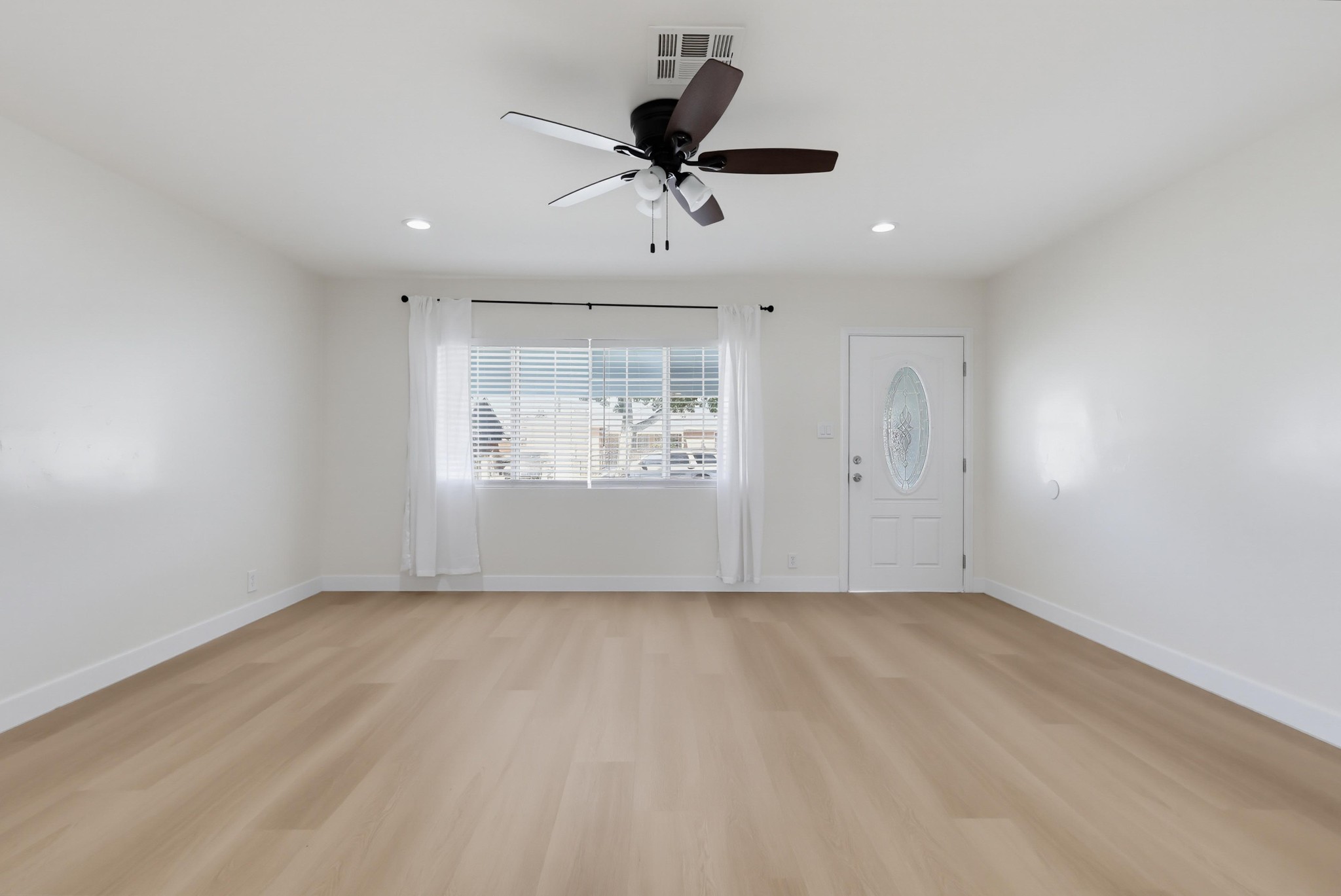 Virtual tour photo 14 of 79 for 11456 Mclaren St