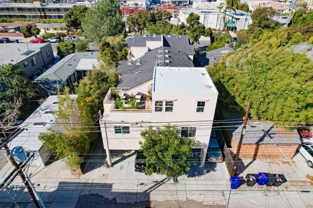 Virtual tour photo 11 of 34 for 1147 Hornblend St
