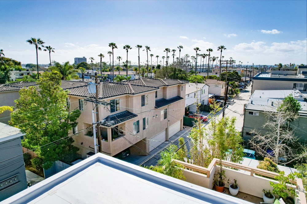 Virtual tour photo 17 of 34 for 1147 Hornblend St