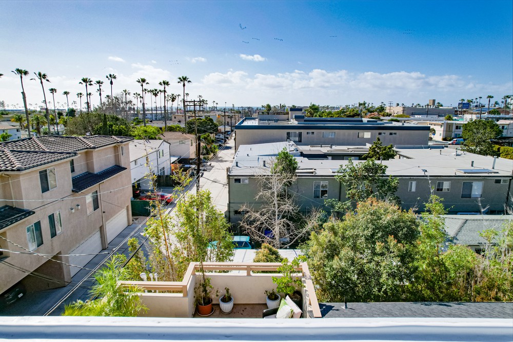 Virtual tour photo 18 of 34 for 1147 Hornblend St