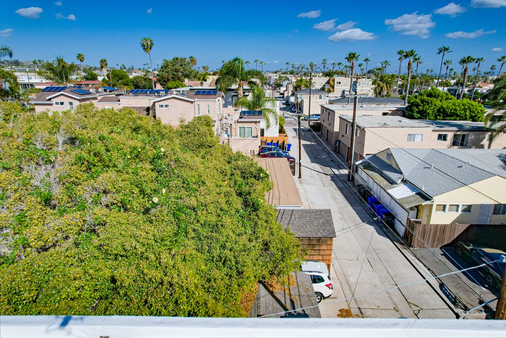 Virtual tour photo 22 of 34 for 1147 Hornblend St