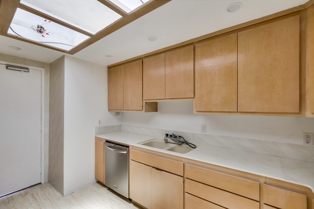 Virtual tour photo 17 of 32 for 1150 Anchorage Lane #612