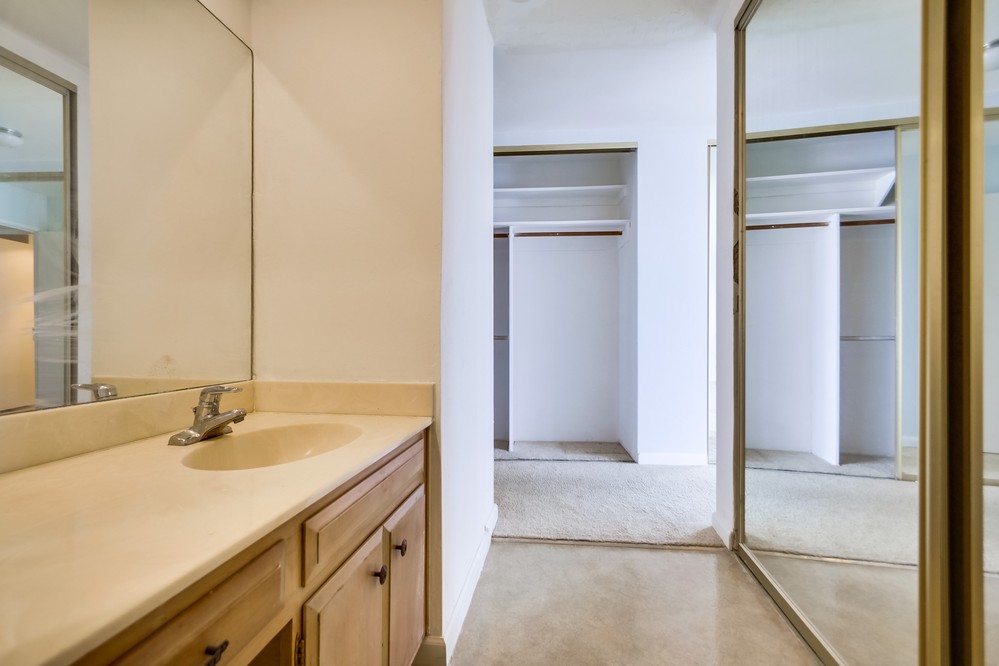 Virtual tour photo 30 of 32 for 1150 Anchorage Lane #612