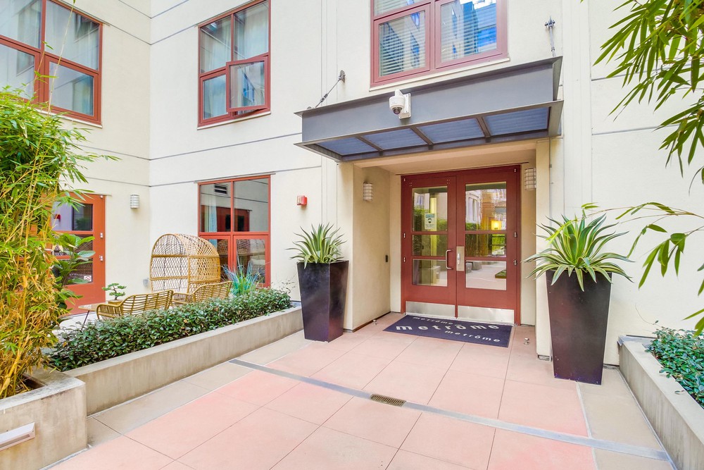 Virtual tour photo 8 of 52 for 1150 J St