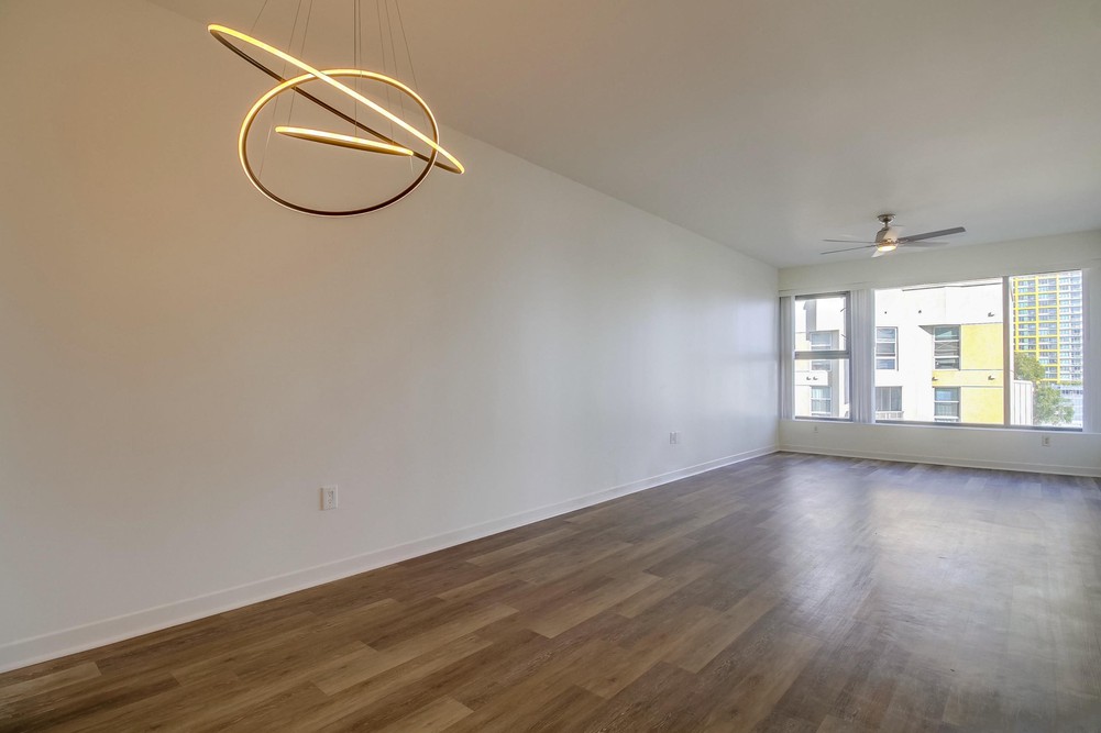 Virtual tour photo 12 of 52 for 1150 J St