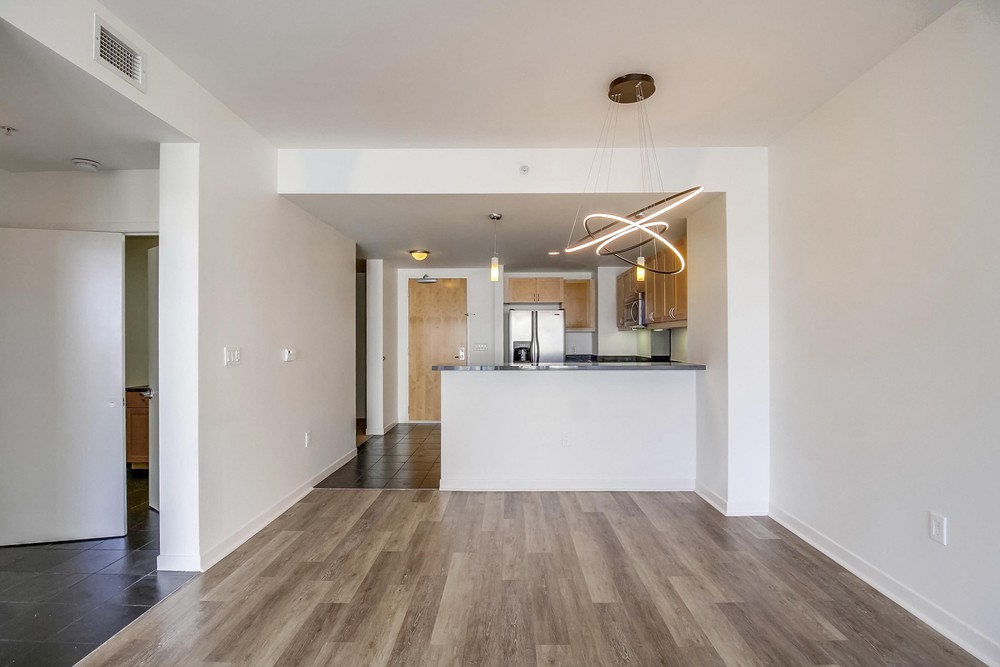 Virtual tour photo 19 of 52 for 1150 J St
