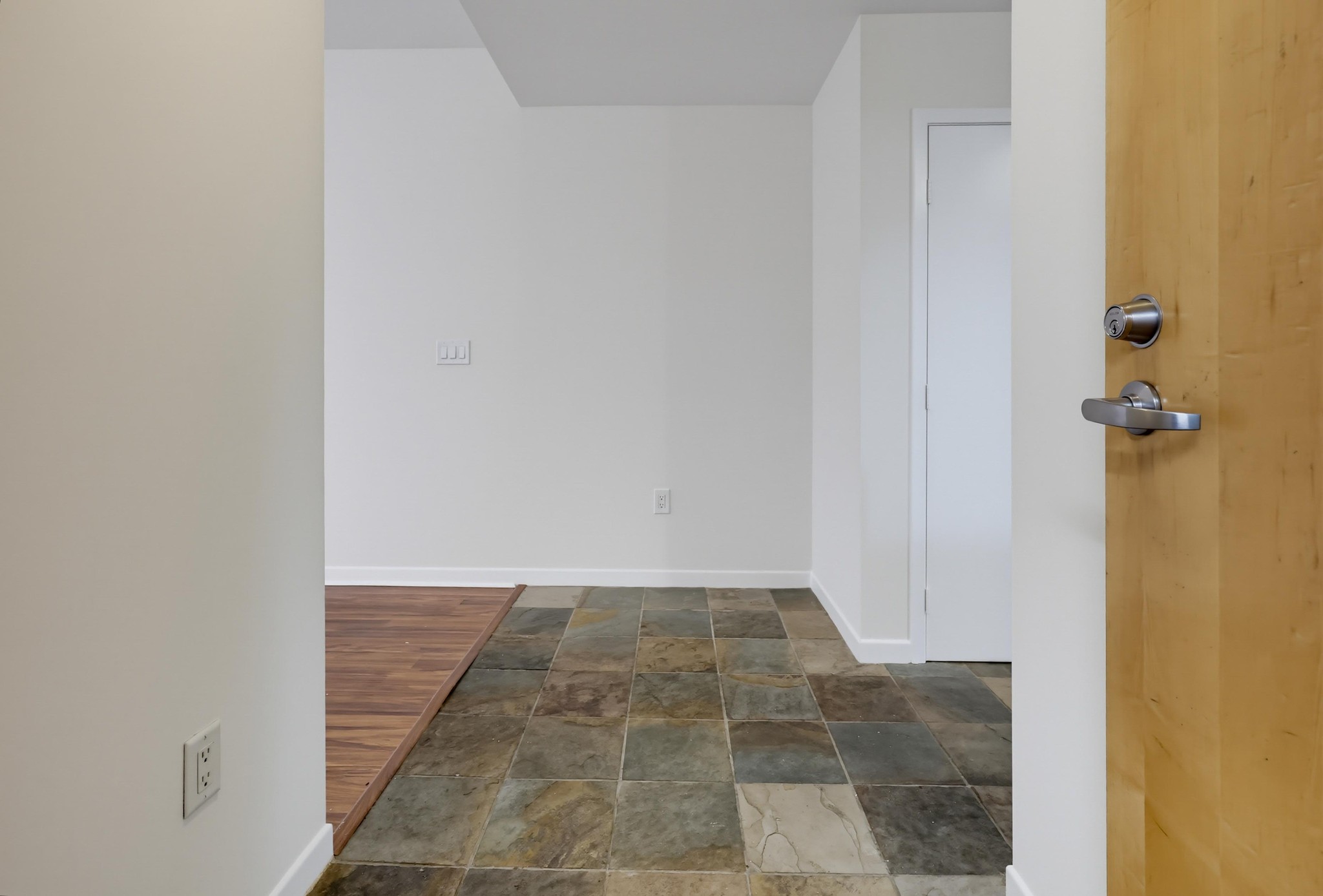 Virtual tour photo 11 of 35 for 1150 J St Unit 513
