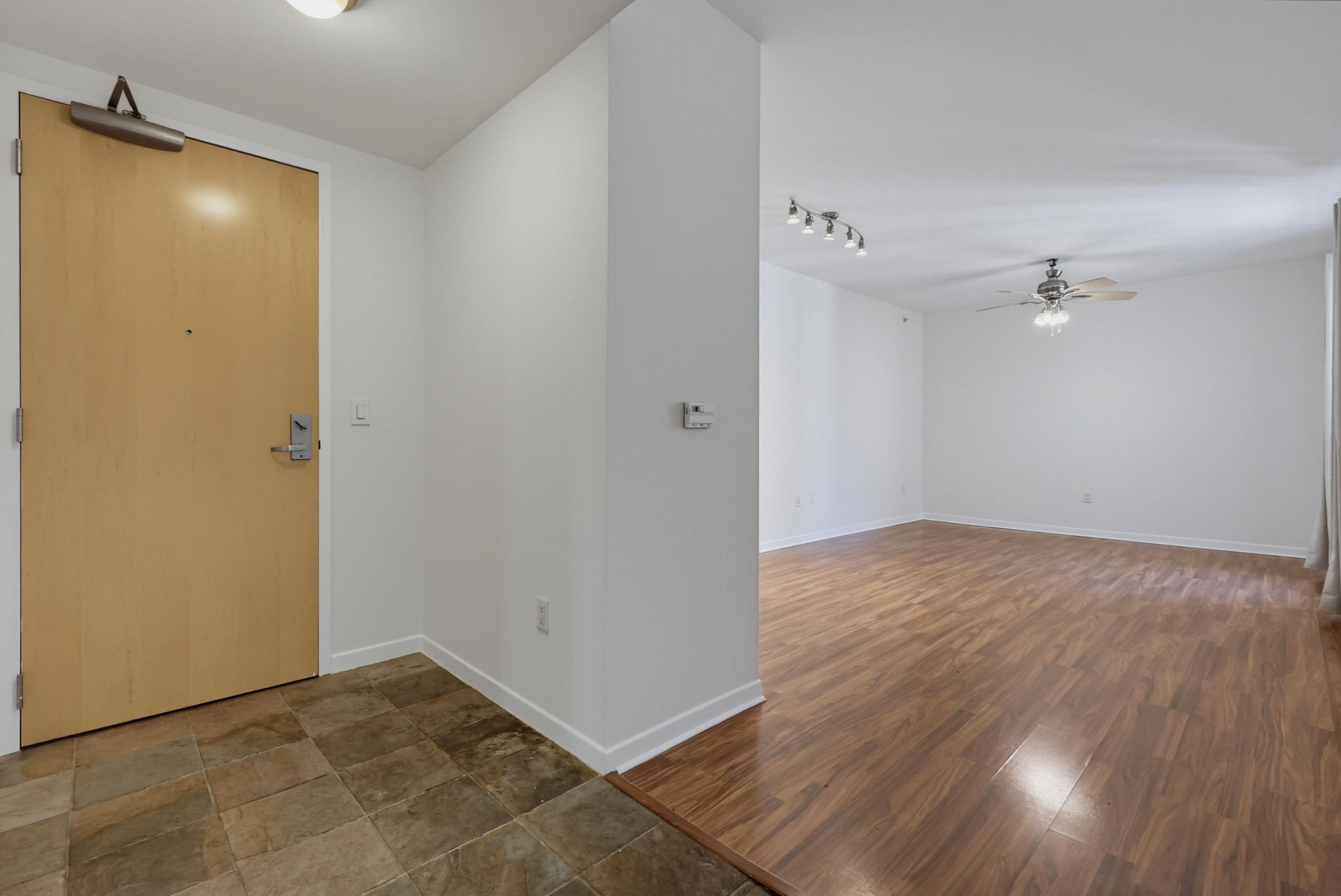 Virtual tour photo 12 of 35 for 1150 J St Unit 513