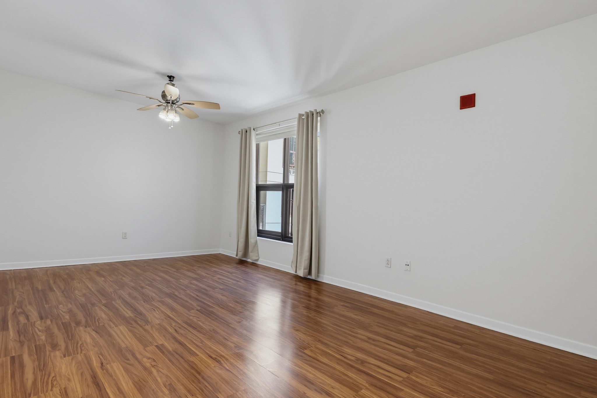 Virtual tour photo 14 of 35 for 1150 J St Unit 513